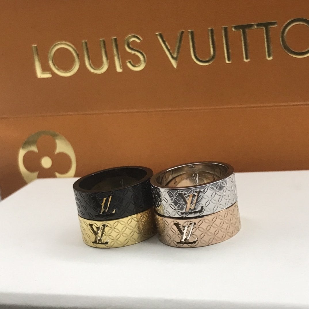 LV Fashionable hollow carved ring