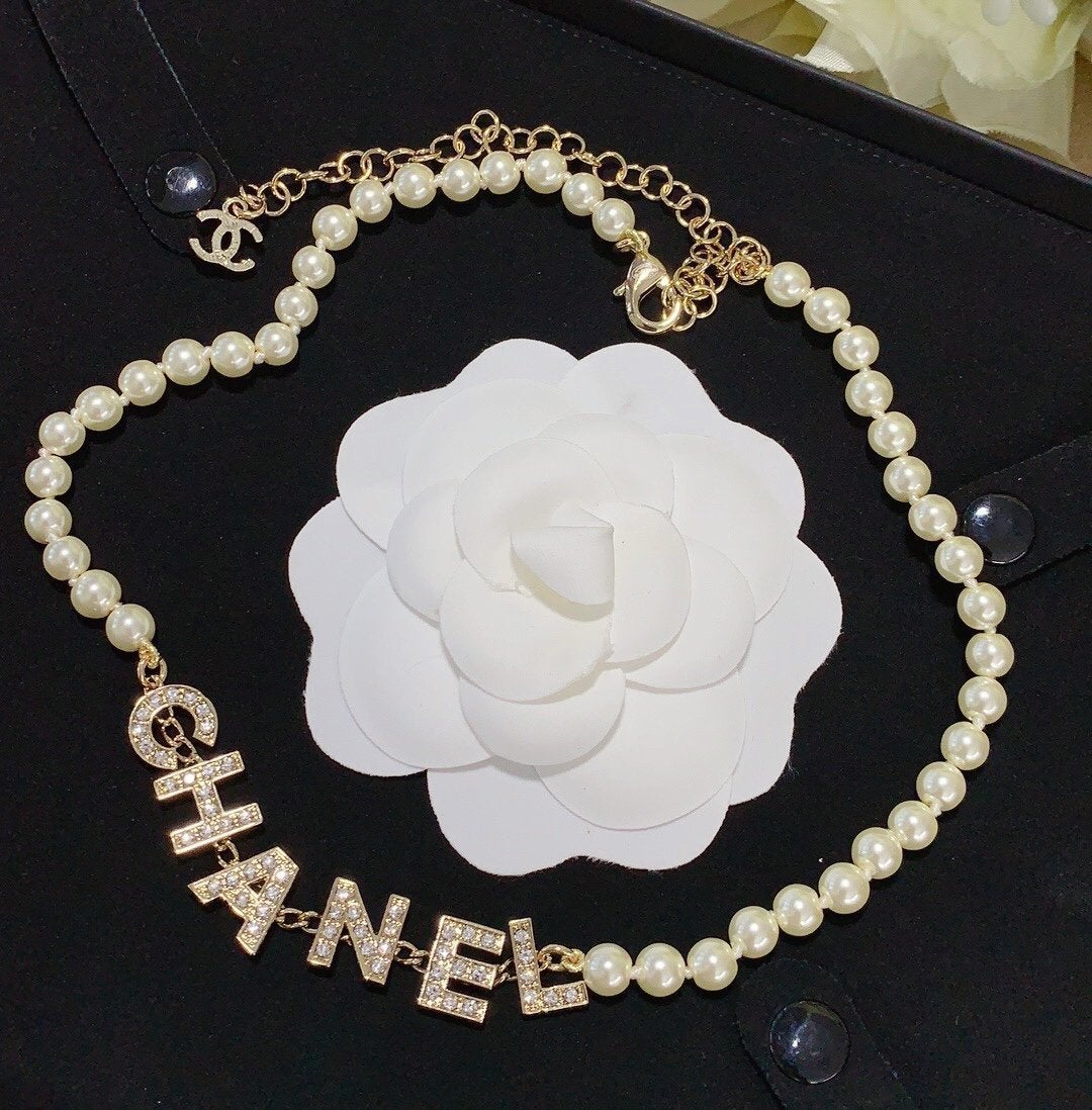 CHANEL Luxury Rhinestone Pearl Letter Necklace