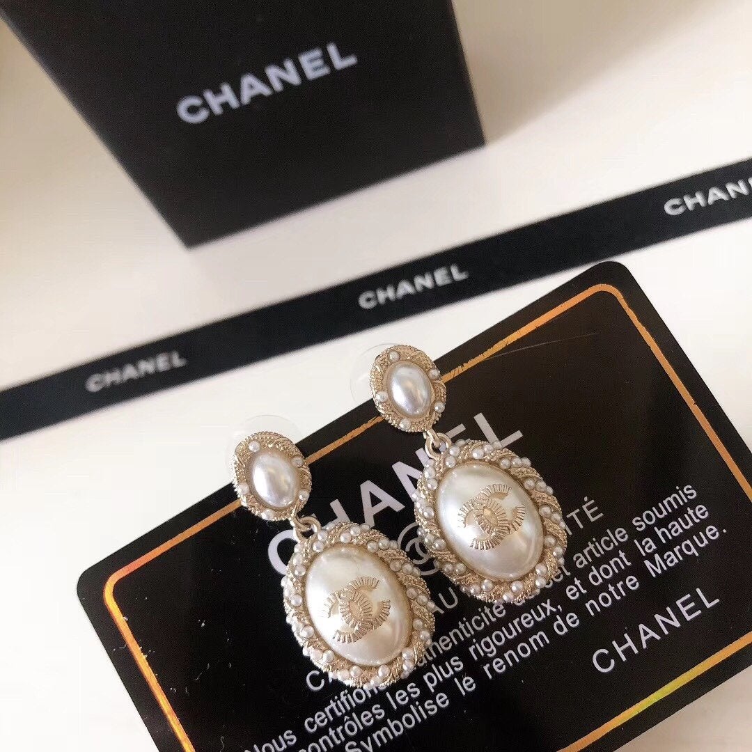 CHANEL Elegant Pearl Small Golden Egg Pendant Earrings
