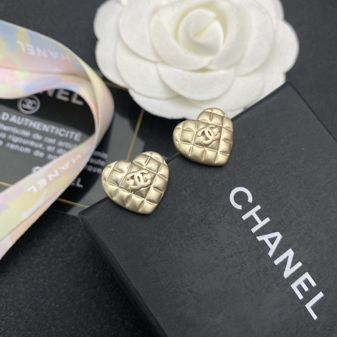 CHANEL Luxury Golden Heart Shaped Earrings
