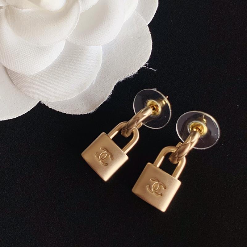 CHANEL Fashion Small Lock Double C Earrings