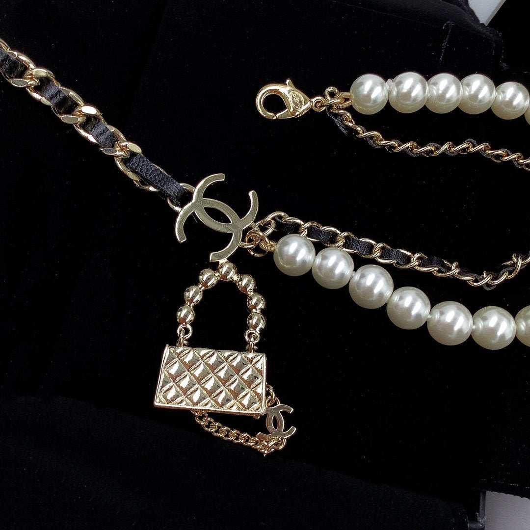CHANEL Small bag mix necklace