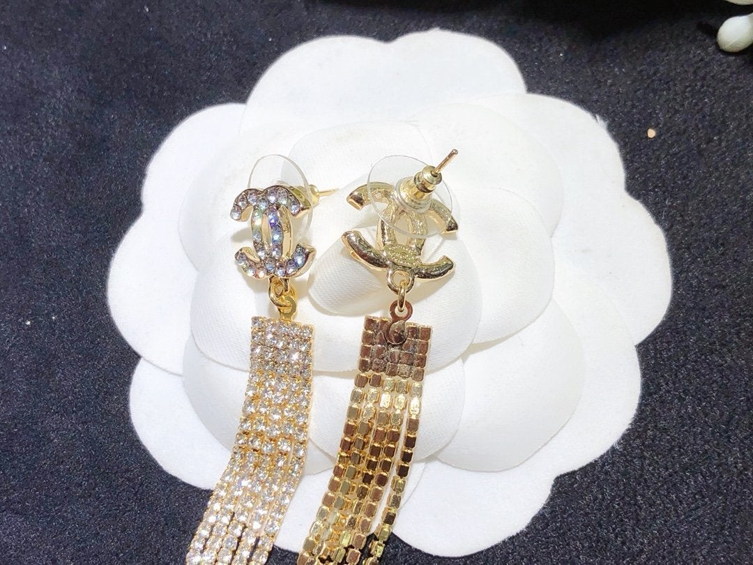CHANEL Fashion Crystal Willow Comb Earrings
