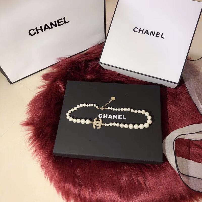 CHANEL Pearl Sandblasted Sweater Necklace