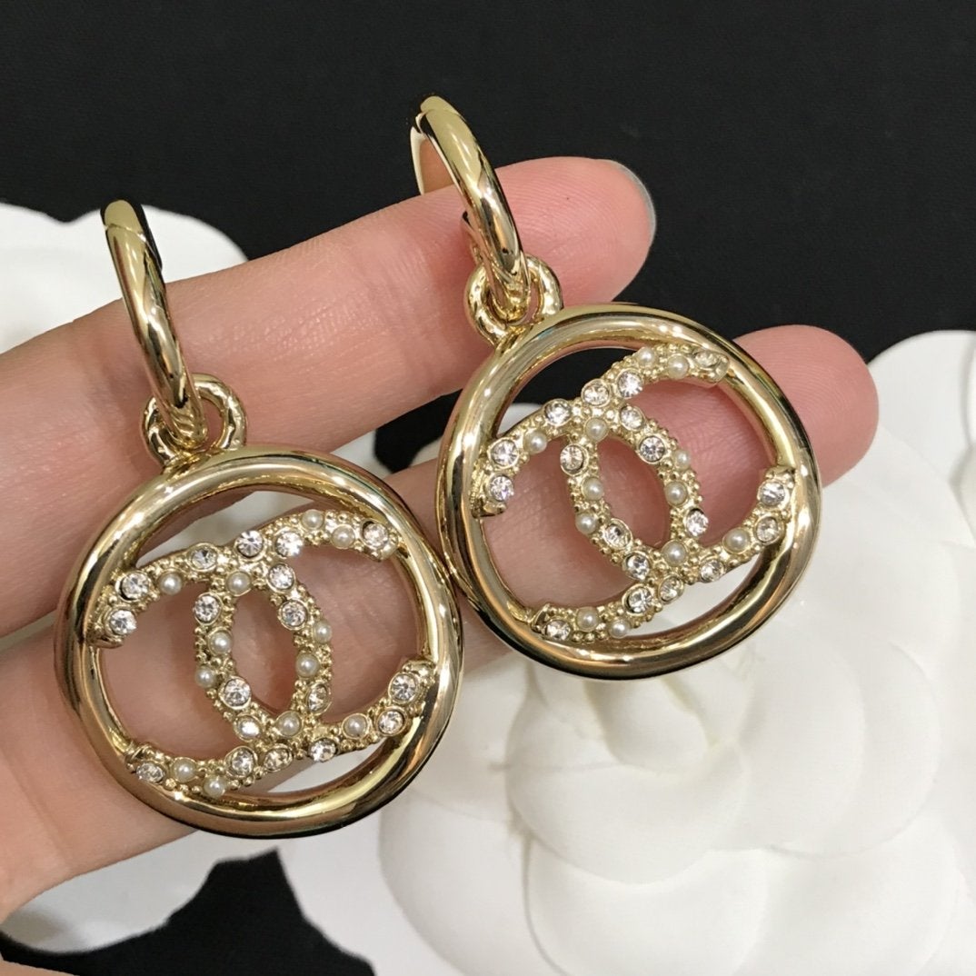 CHANEL Luxury Pearl Earrings
