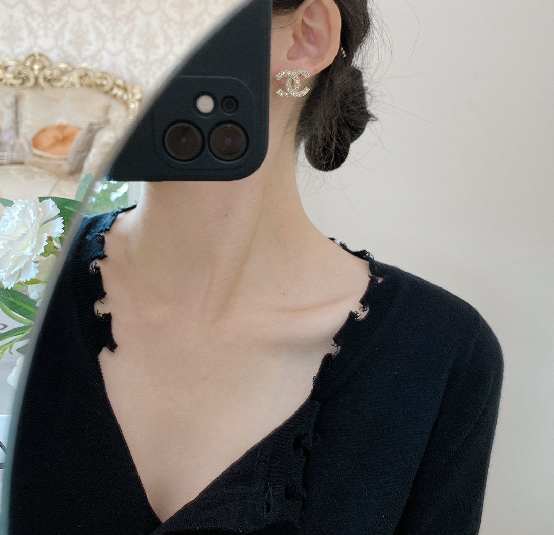 CHANEL Fashion rhombus inlaid rhinestone earrings