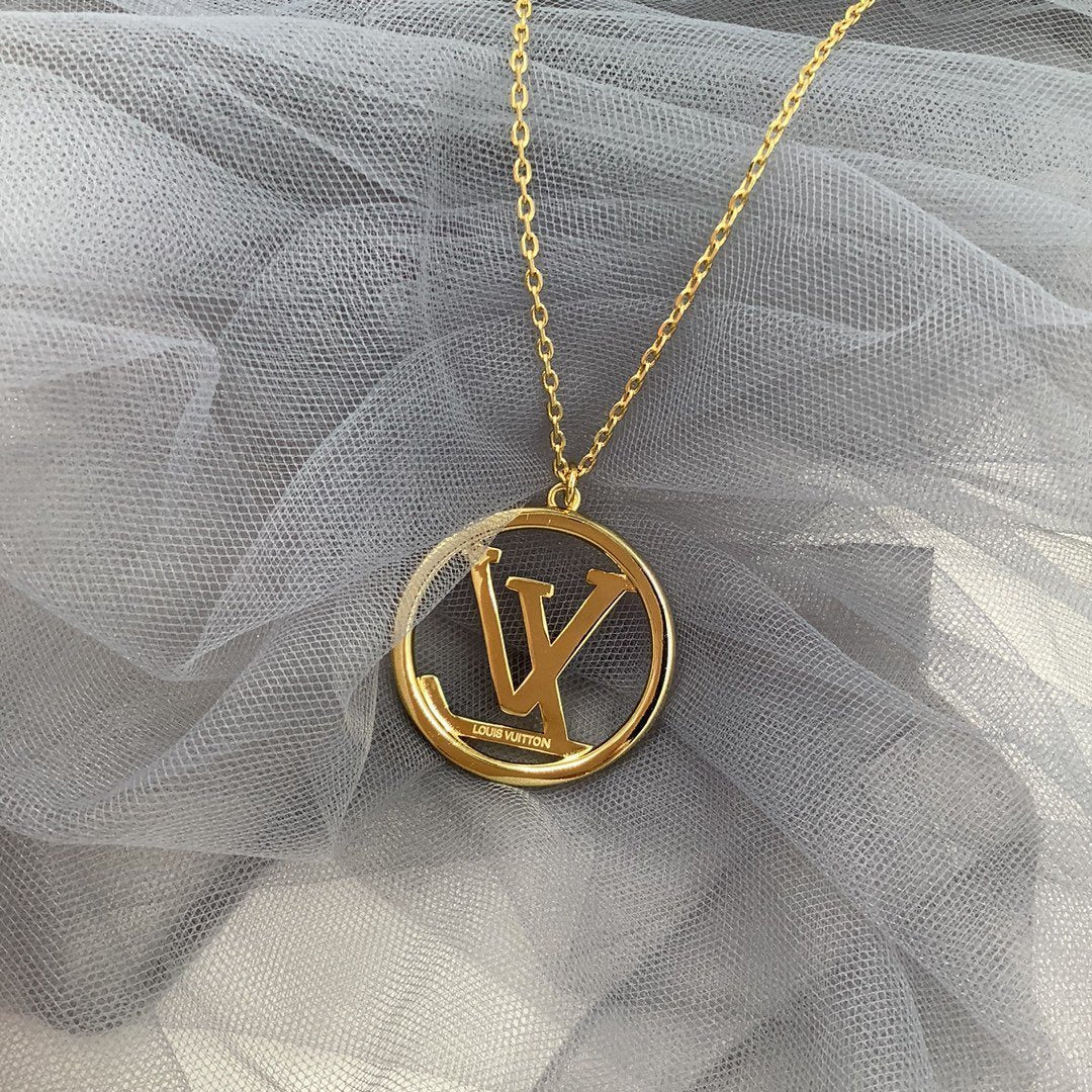 LV Luxury letter cutout necklace