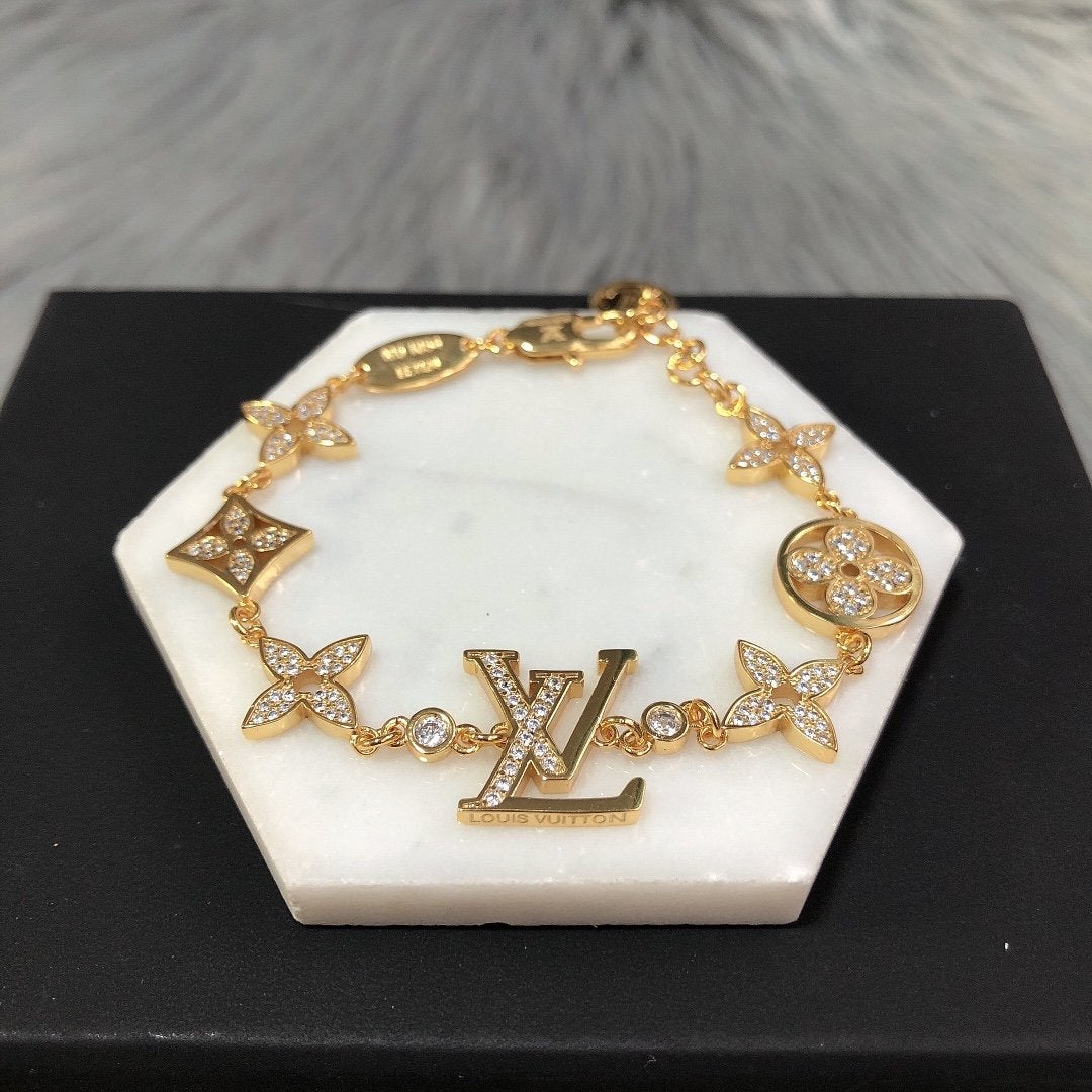 LV Fashion four-leaf clover letter bracelet