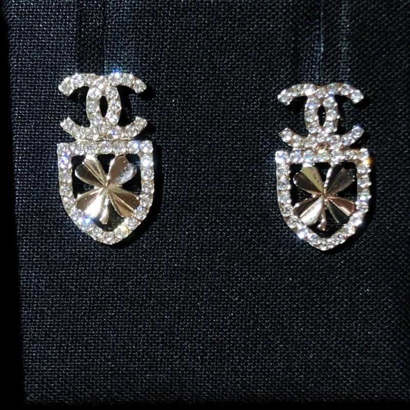 CHANEL Fashion Luxury Rhinestone Earrings
