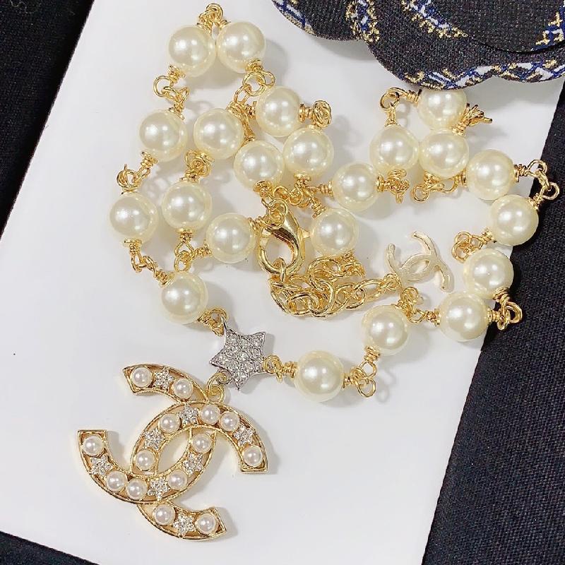 CHANEL Fashion Star Pearl Necklace