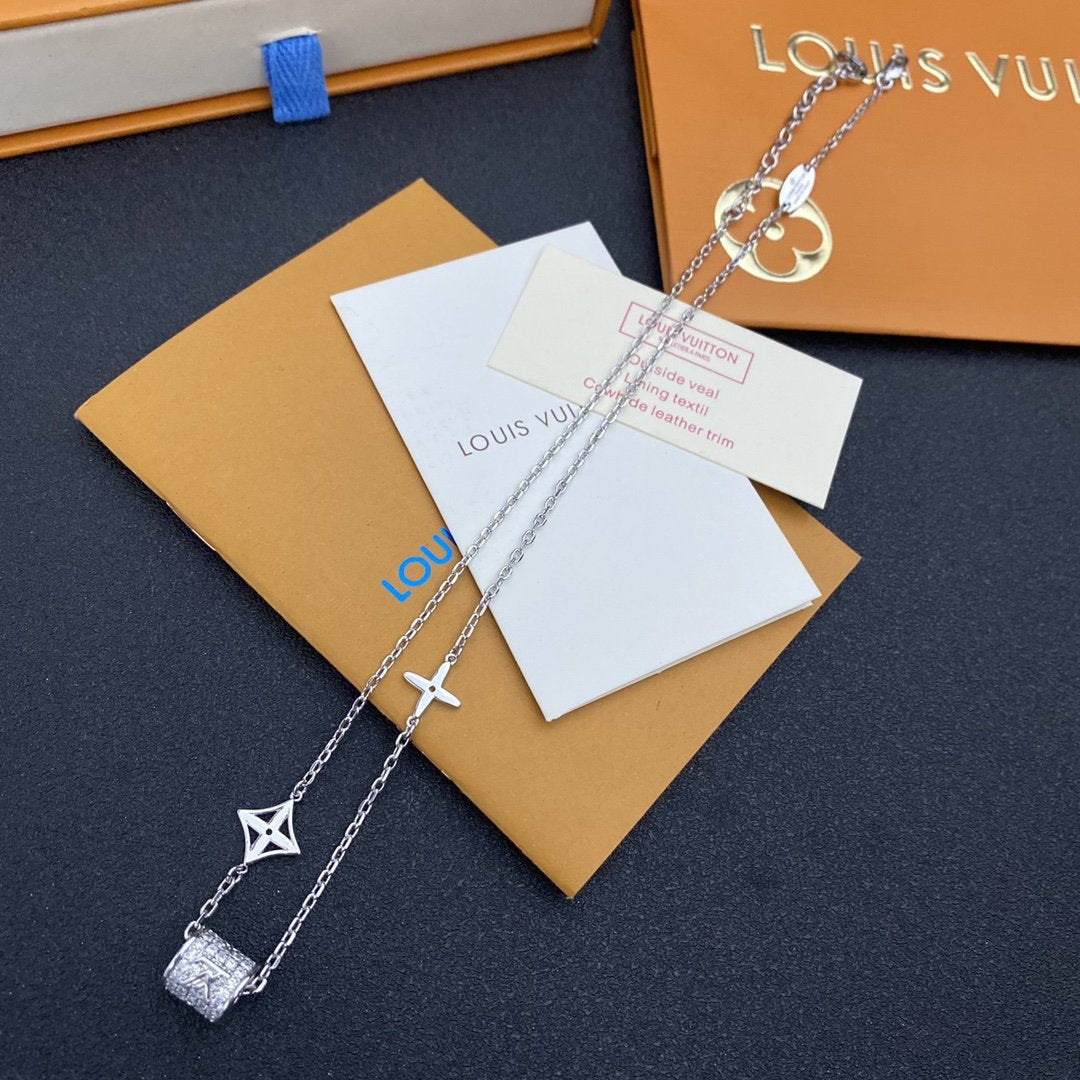 LV Fashion round rhinestone necklace