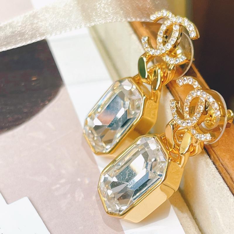CHANEL Fashion Rhinestone Pendant Earrings