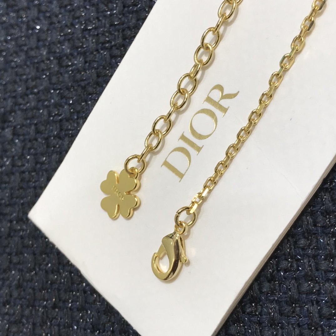 DIOR Exquisite Mother Shell Crystal Necklace