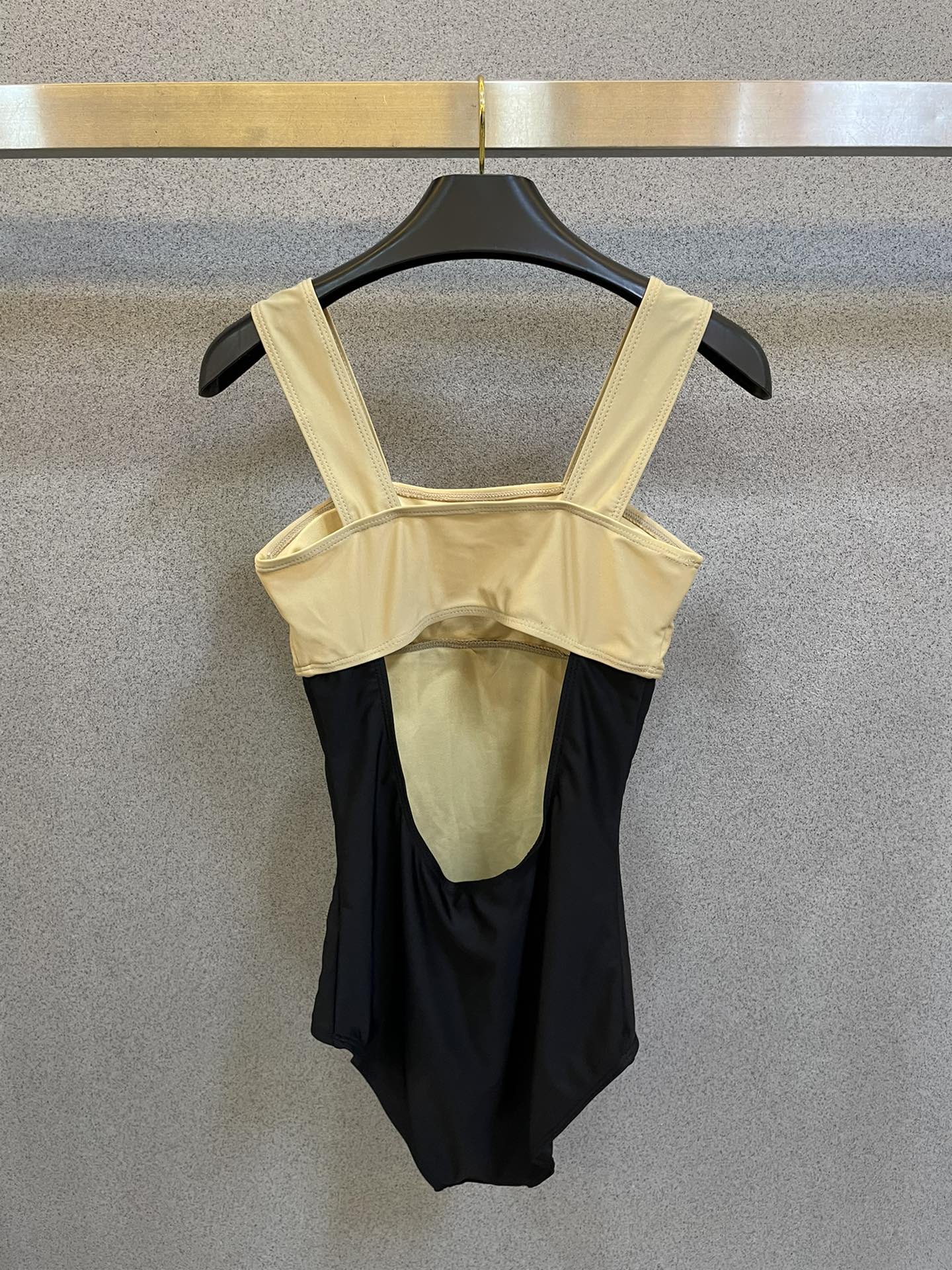 [TOP] PR@DA Color Contrast One-Piece Swimsuit Prada