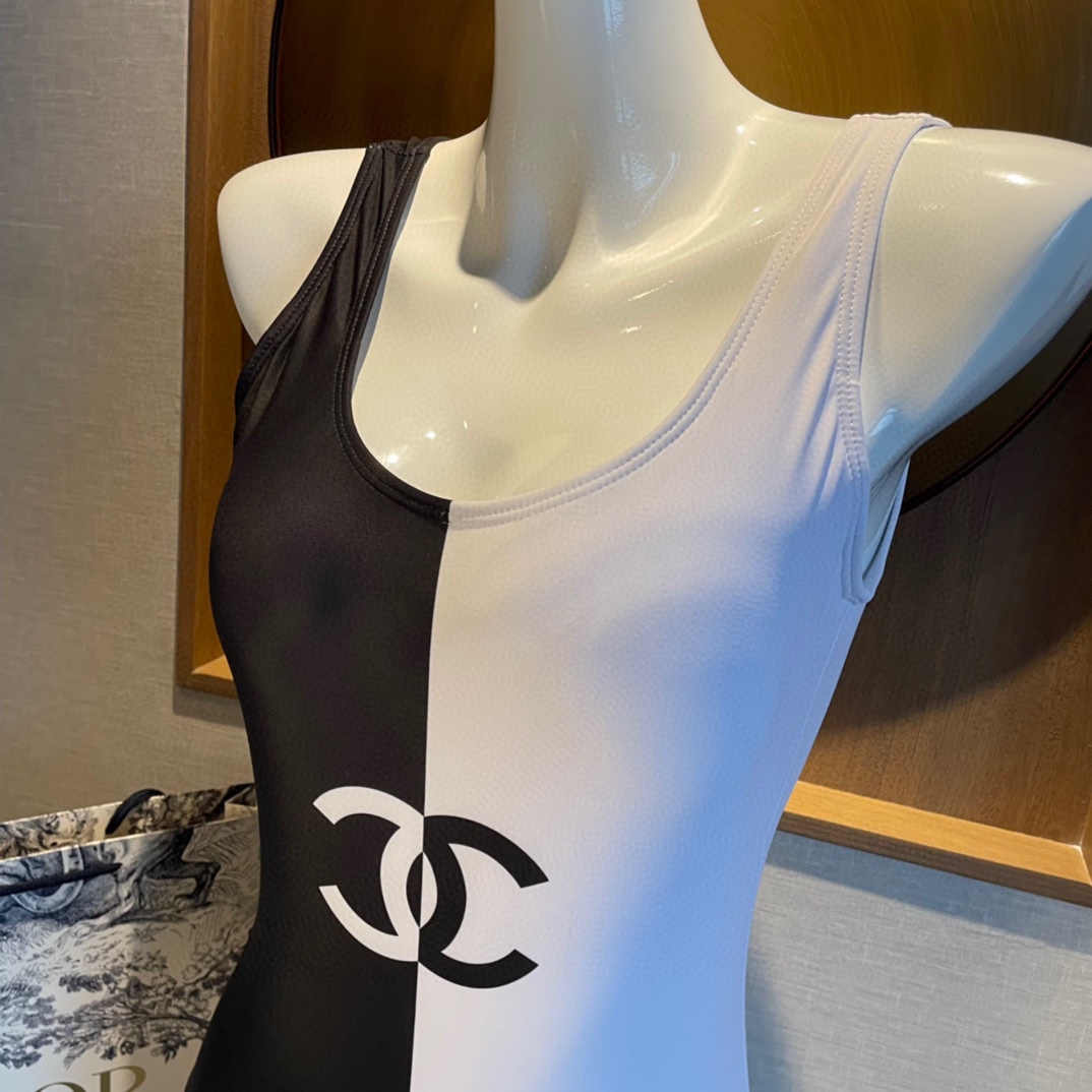 [TOP] CH@NEL Black and White Color Block One Piece Swimsuit Chanel