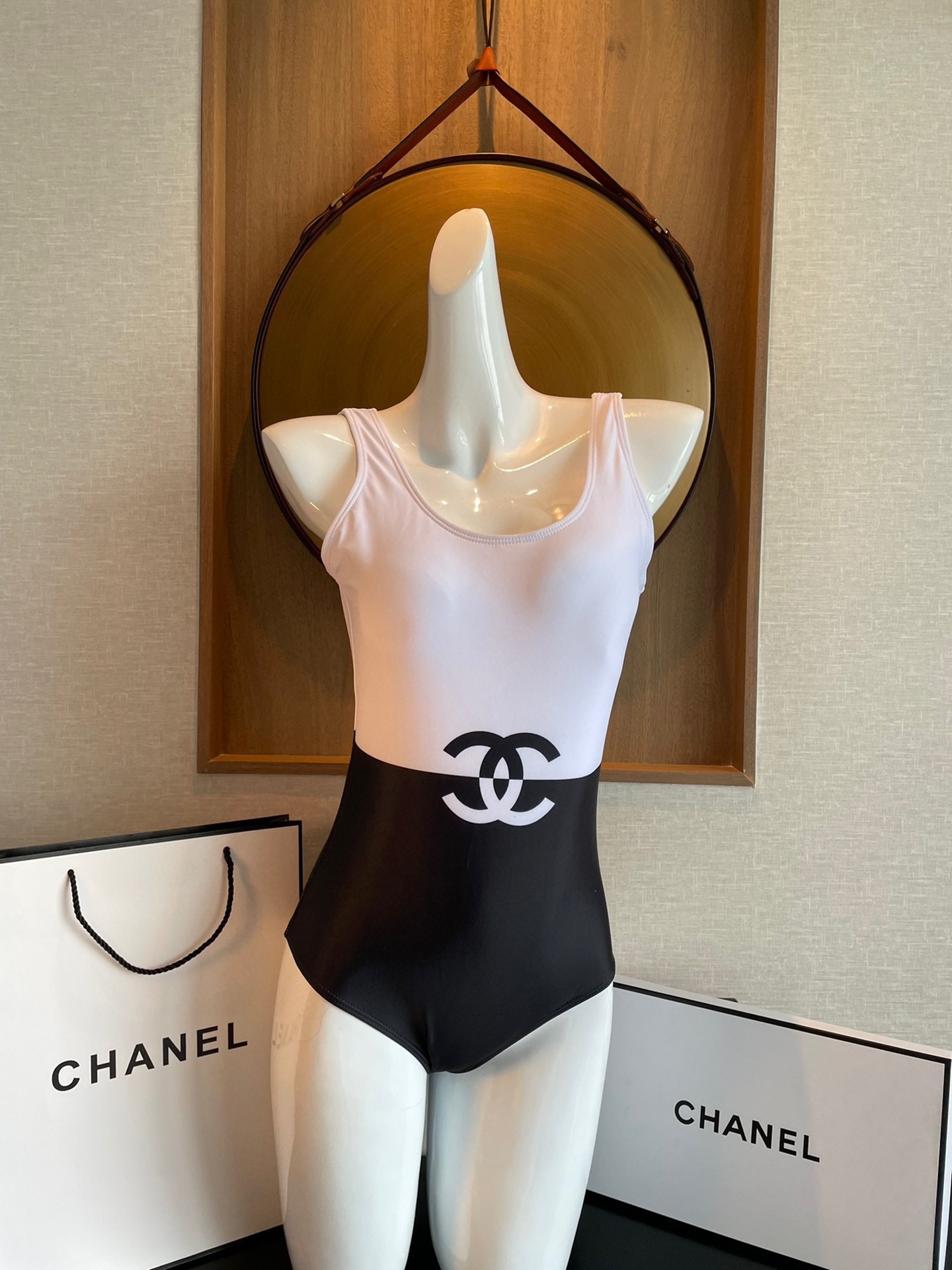 [TOP] CH@NEL Black and White Color Block One Piece Swimsuit Chanel