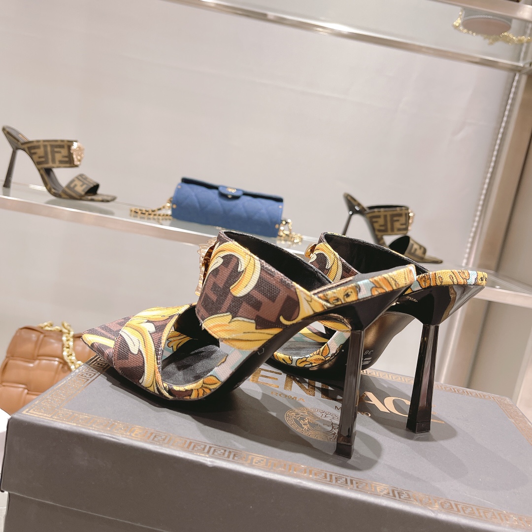 [TOP] FNDI Fendi & Versace High Heel - Fendi