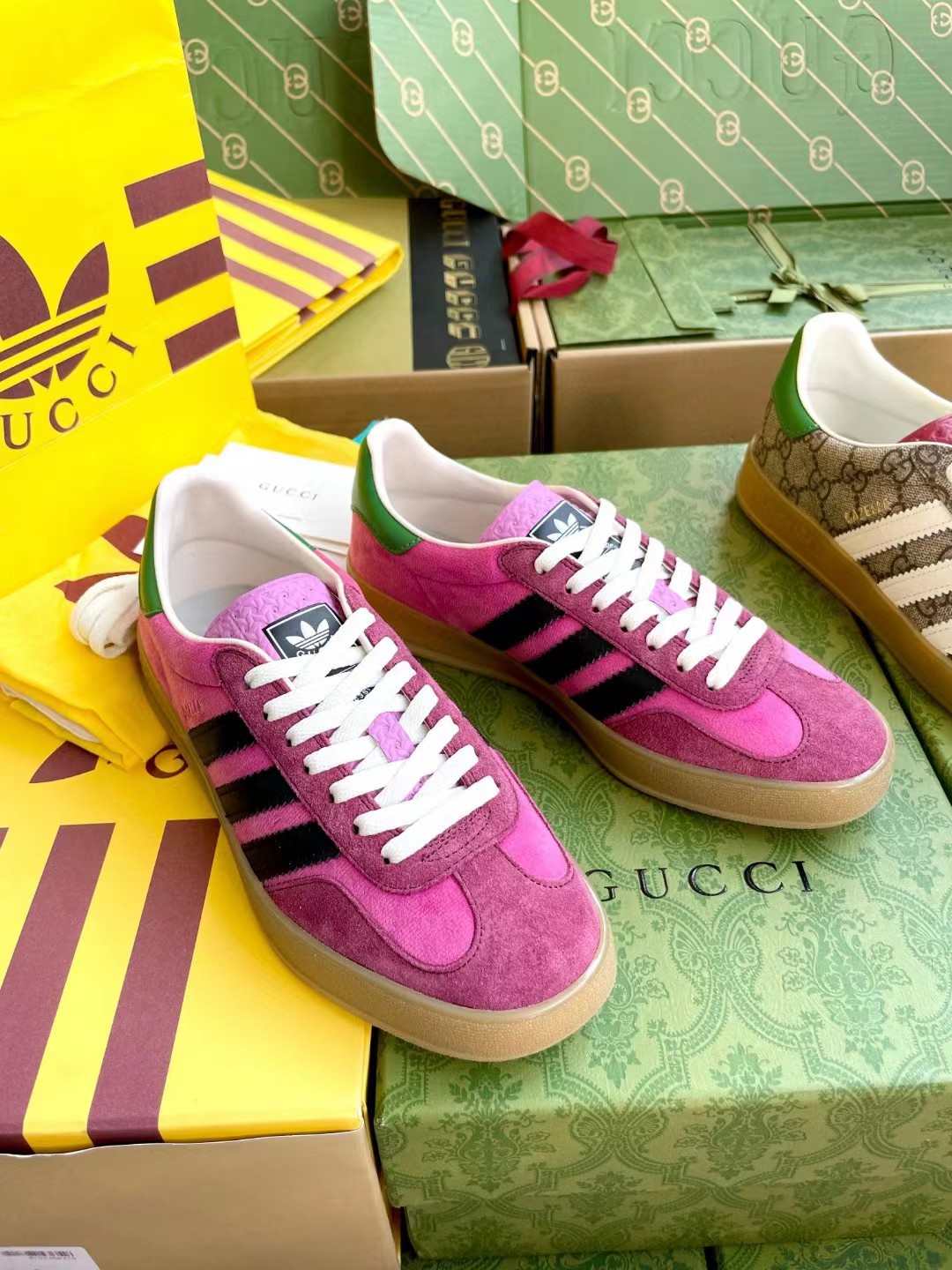 [TOP]  GUCC!x Adidas Sneakers - Red - Gucci