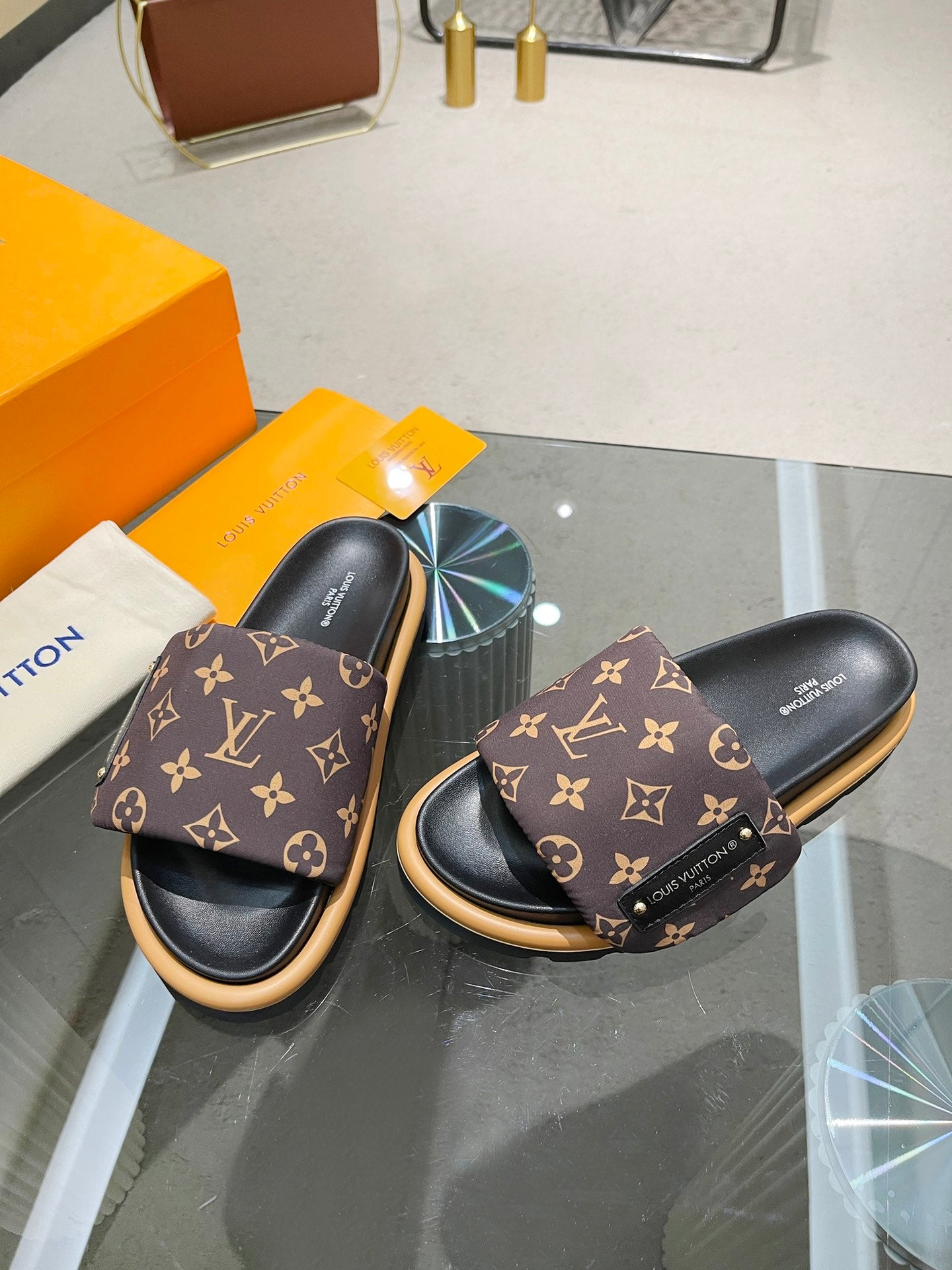 [TOP] L&V L*V Pool Pillow Flat Comfort Mule - Cacao - LV Louis Vuitton