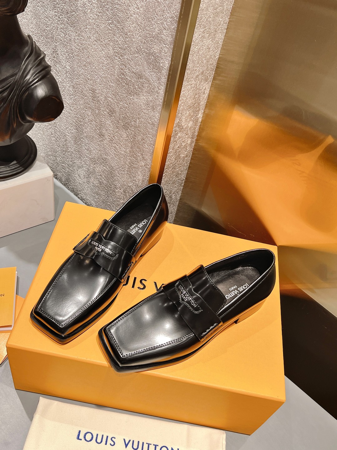 [TOP] L&V L*V Loafers - 2 Color - LV Louis Vuitton