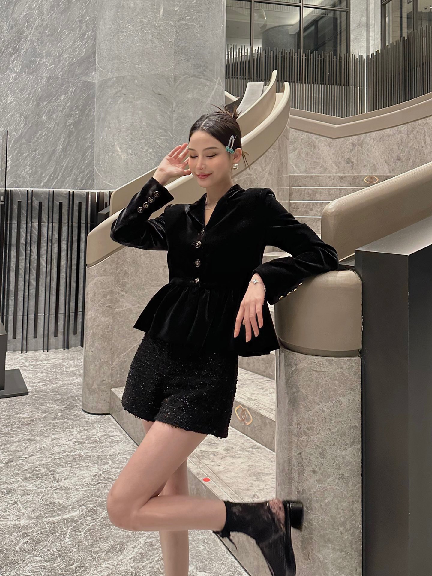 [TOP] CH@NEL Vintage Velvet Jacket - Black - Chanel