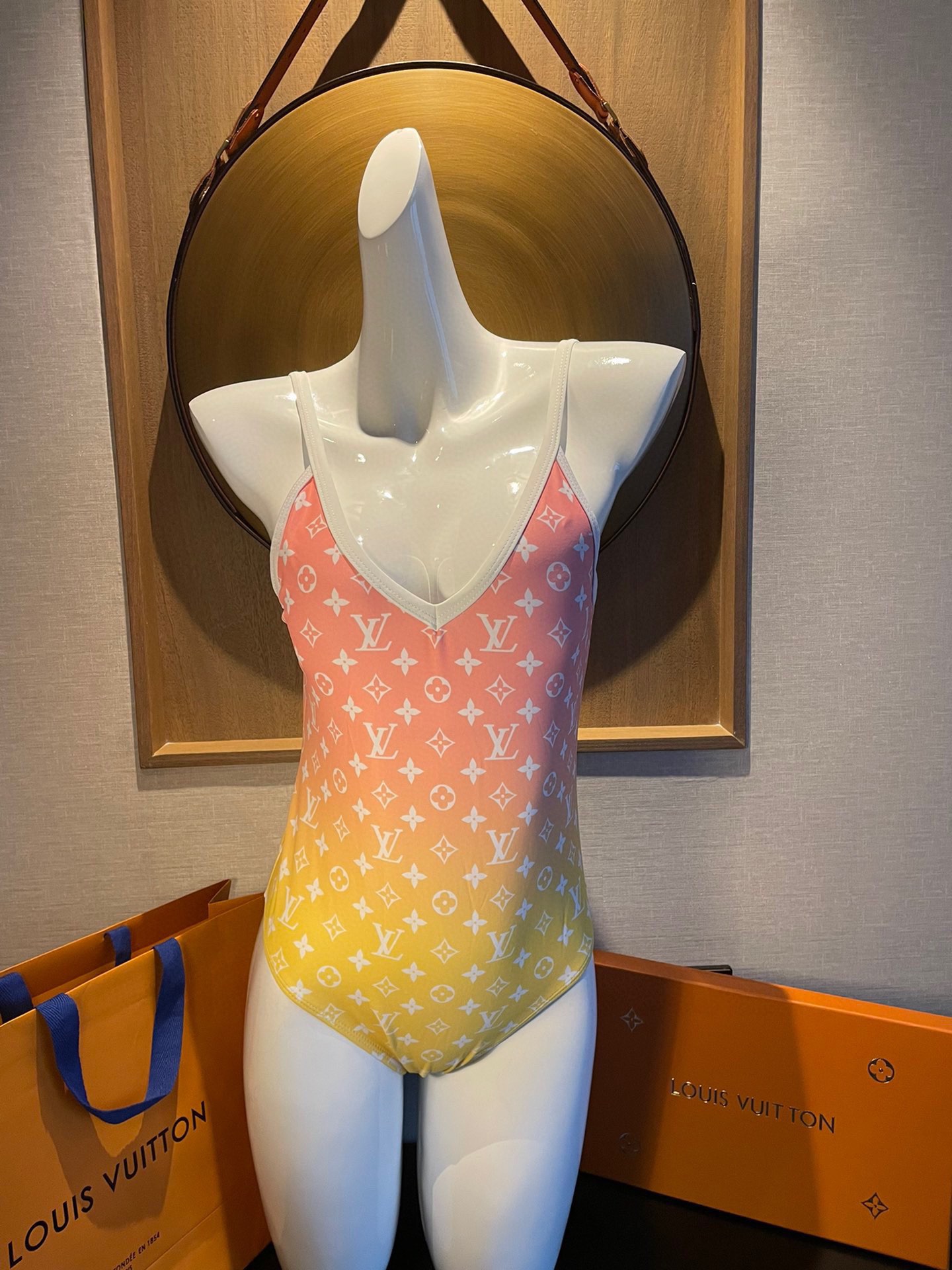 [TOP] L&V Pink and Yellow Gradient One Piece Swimsuit LV Louis Vuitton