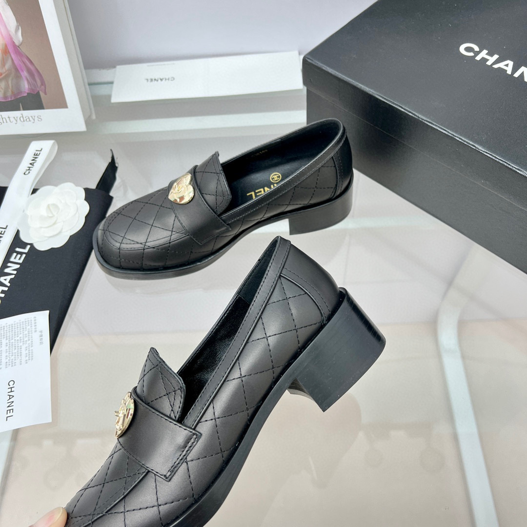 [TOP] CH@NEL Leather Loafers Heart Logo - 4 Colours - Chanel