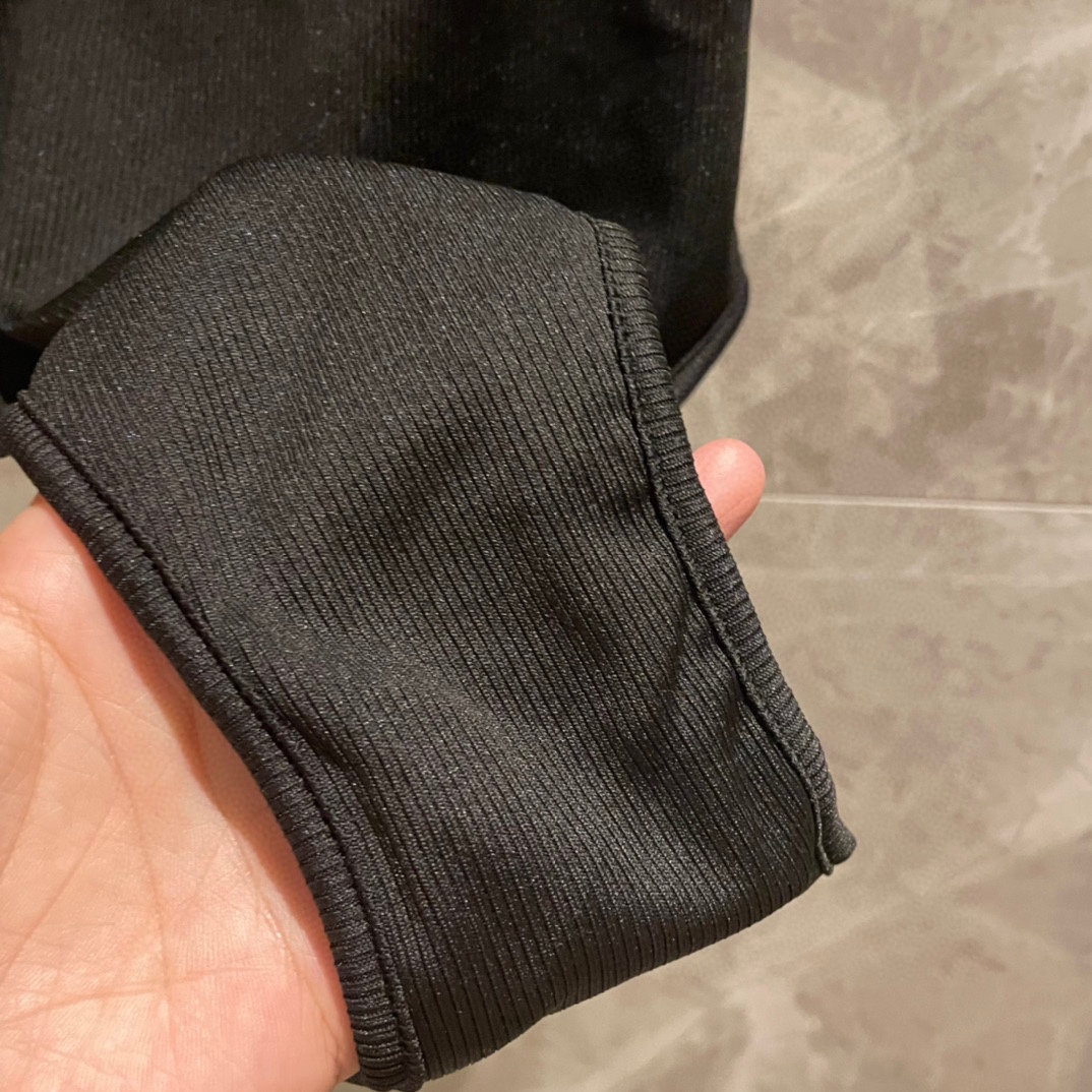 [TOP] CH@NEL Simple One Piece Swimsuit - Black - Chanel