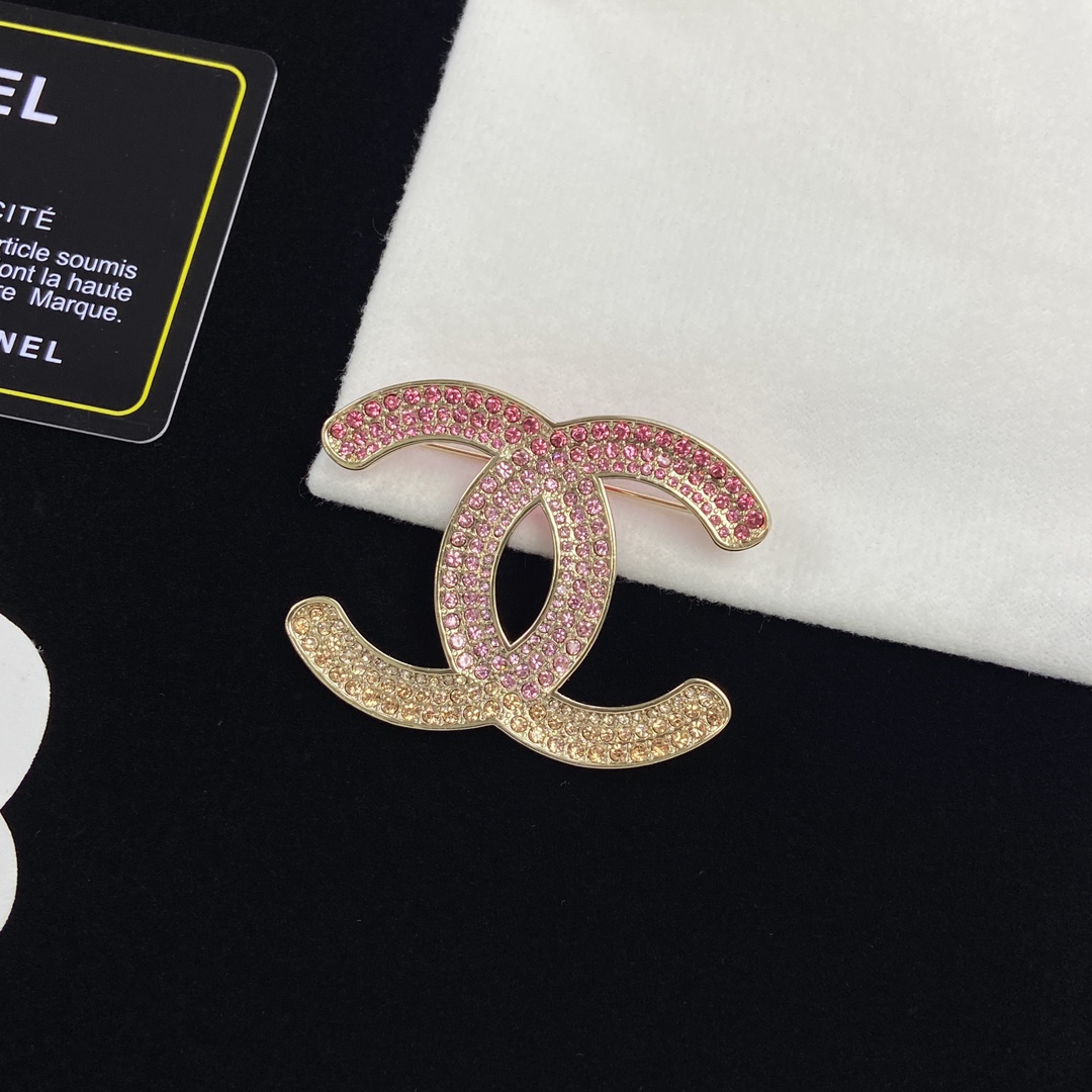 [TOP] CH@NEL Metallic Gradient Pink Diamond Brooch - Gold - Chanel
