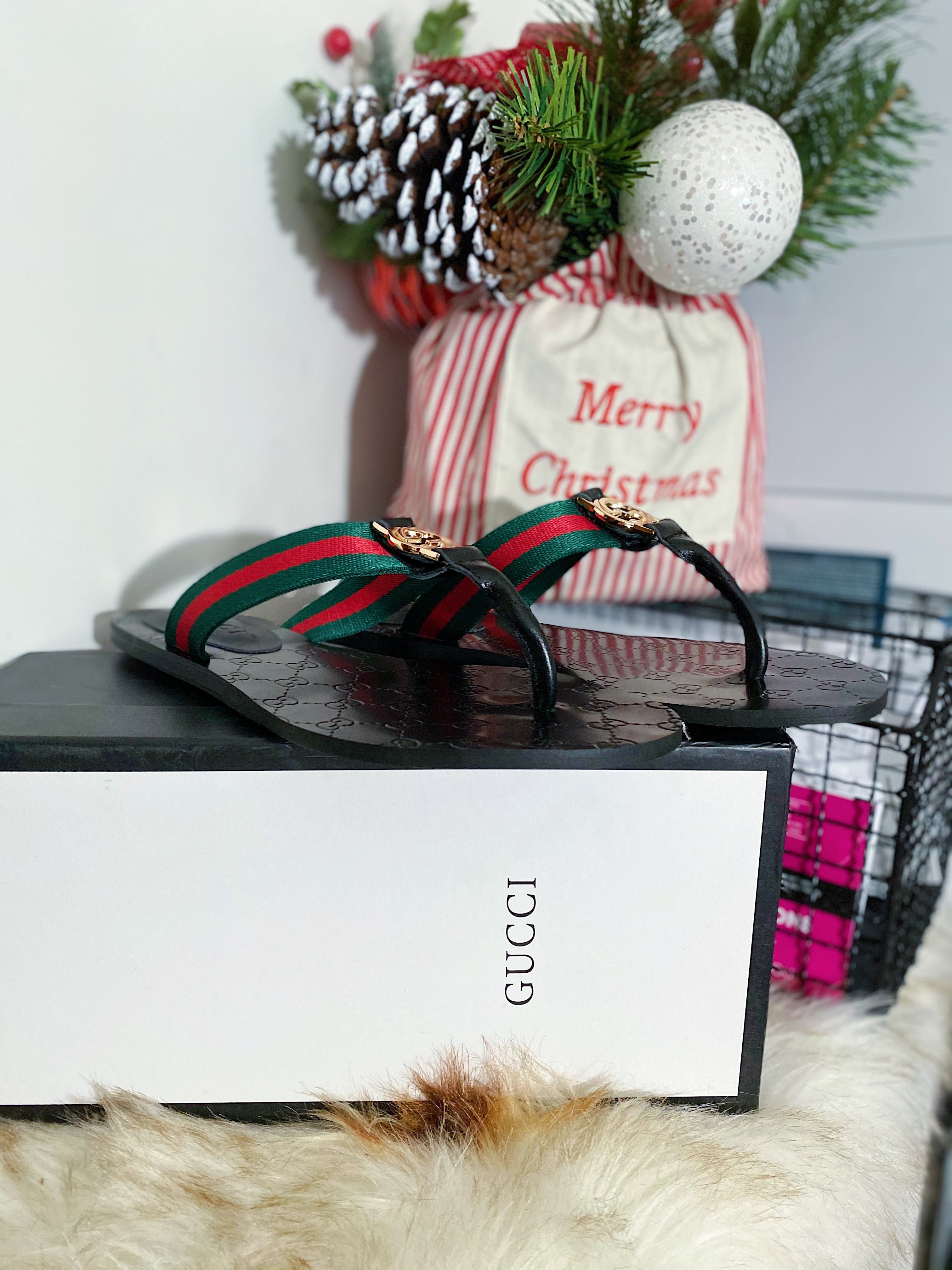 [TOP] GUCC!  Green And Red Web Strap Thong Sandals - Gucci