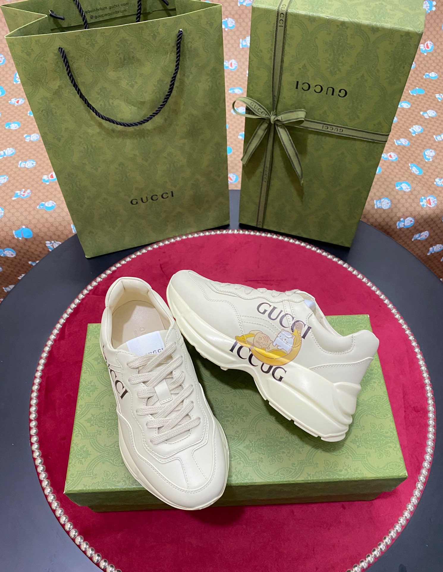 [TOP] GUCC! RHYTON WITH BANANA PRINT SNEAKER - Gucci