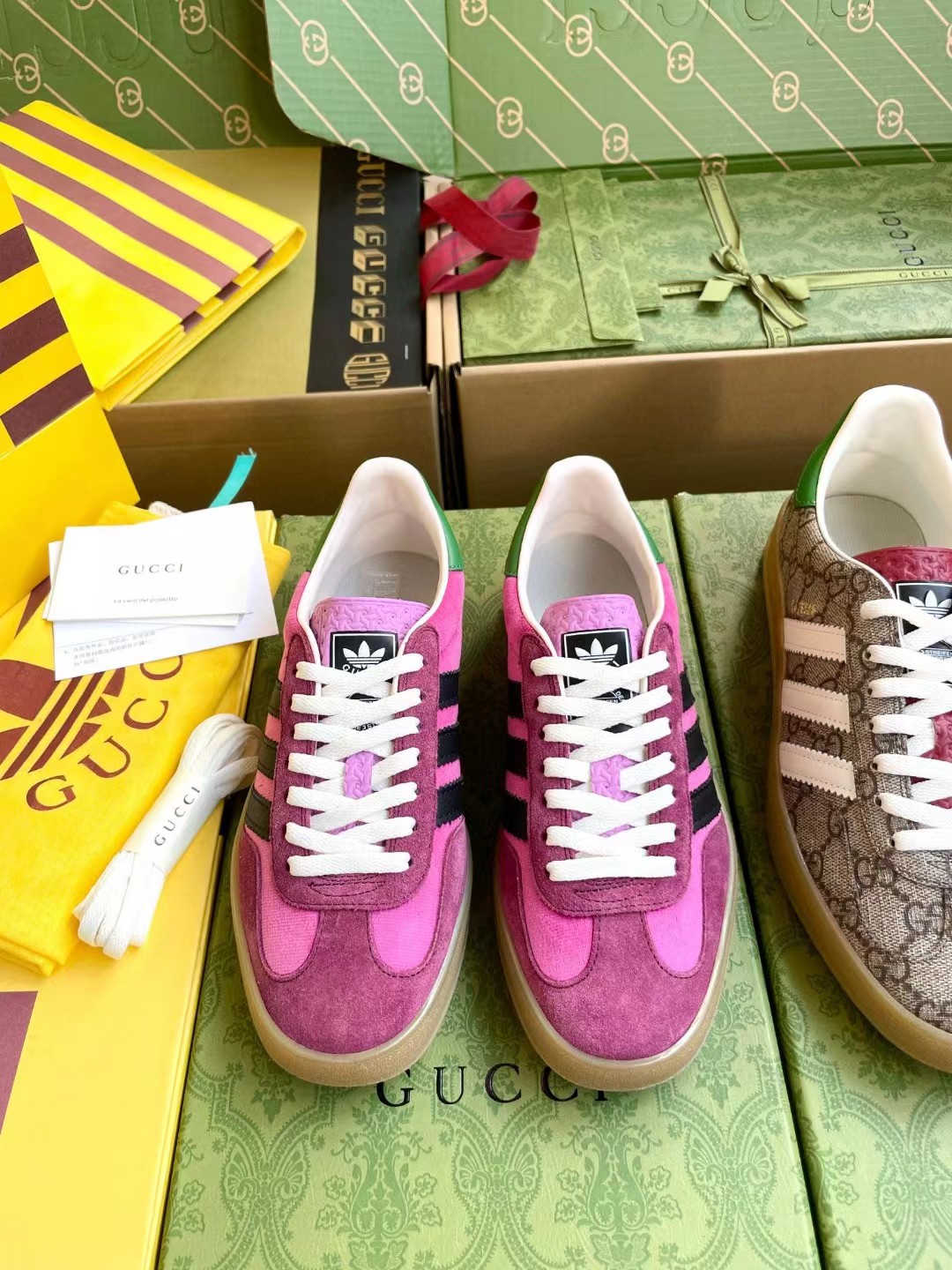 [TOP]  GUCC!x Adidas Sneakers - Red - Gucci