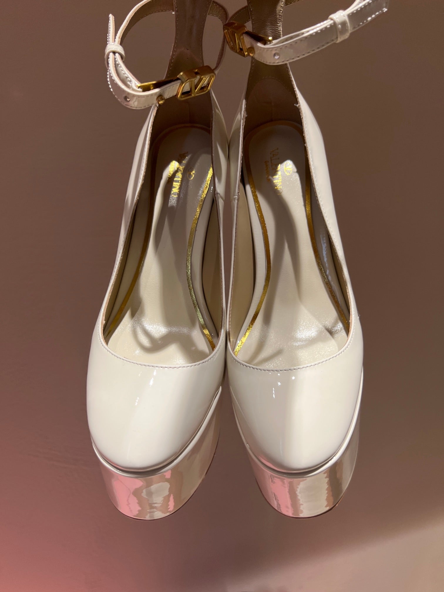 V[TOP] V@LENTINO alentino Tango Patent Leather Pumps - Ivory - Valentino