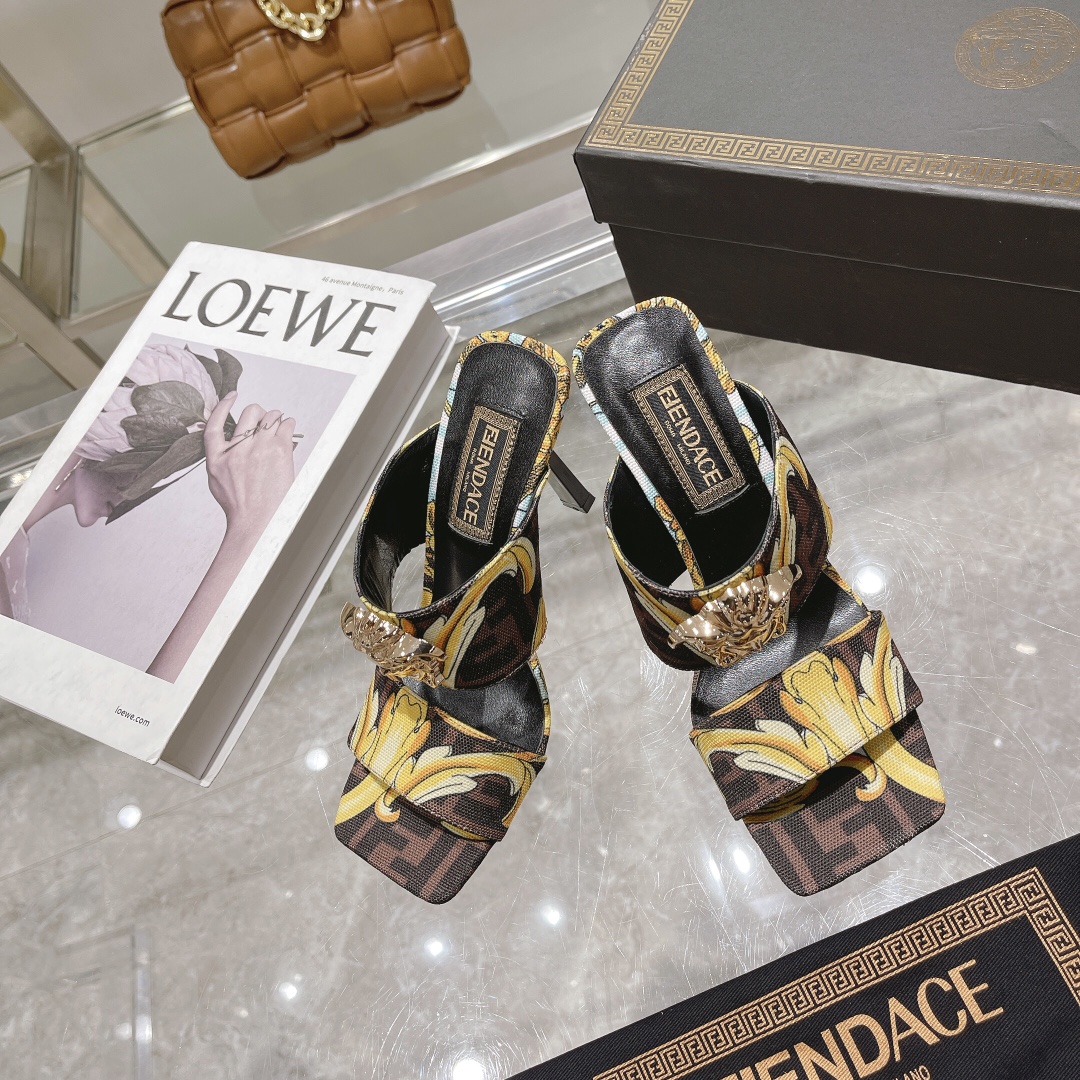 [TOP] FNDI Fendi & Versace High Heel - Fendi
