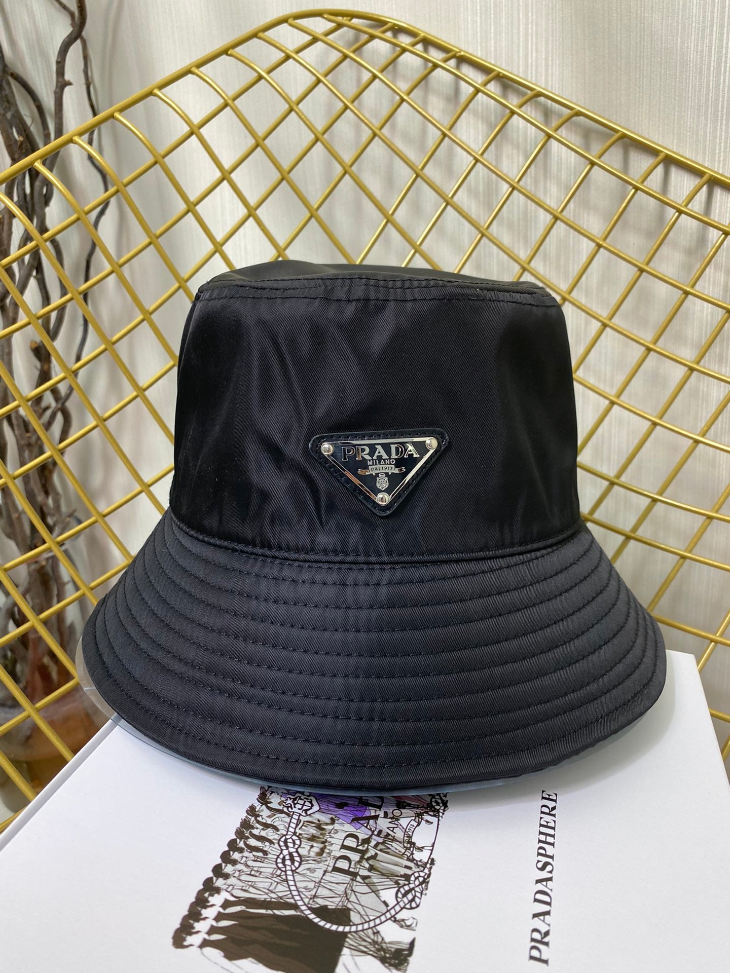[TOP] PR@DA Nylon Re-Edition Bucket Hat - Black - Prada
