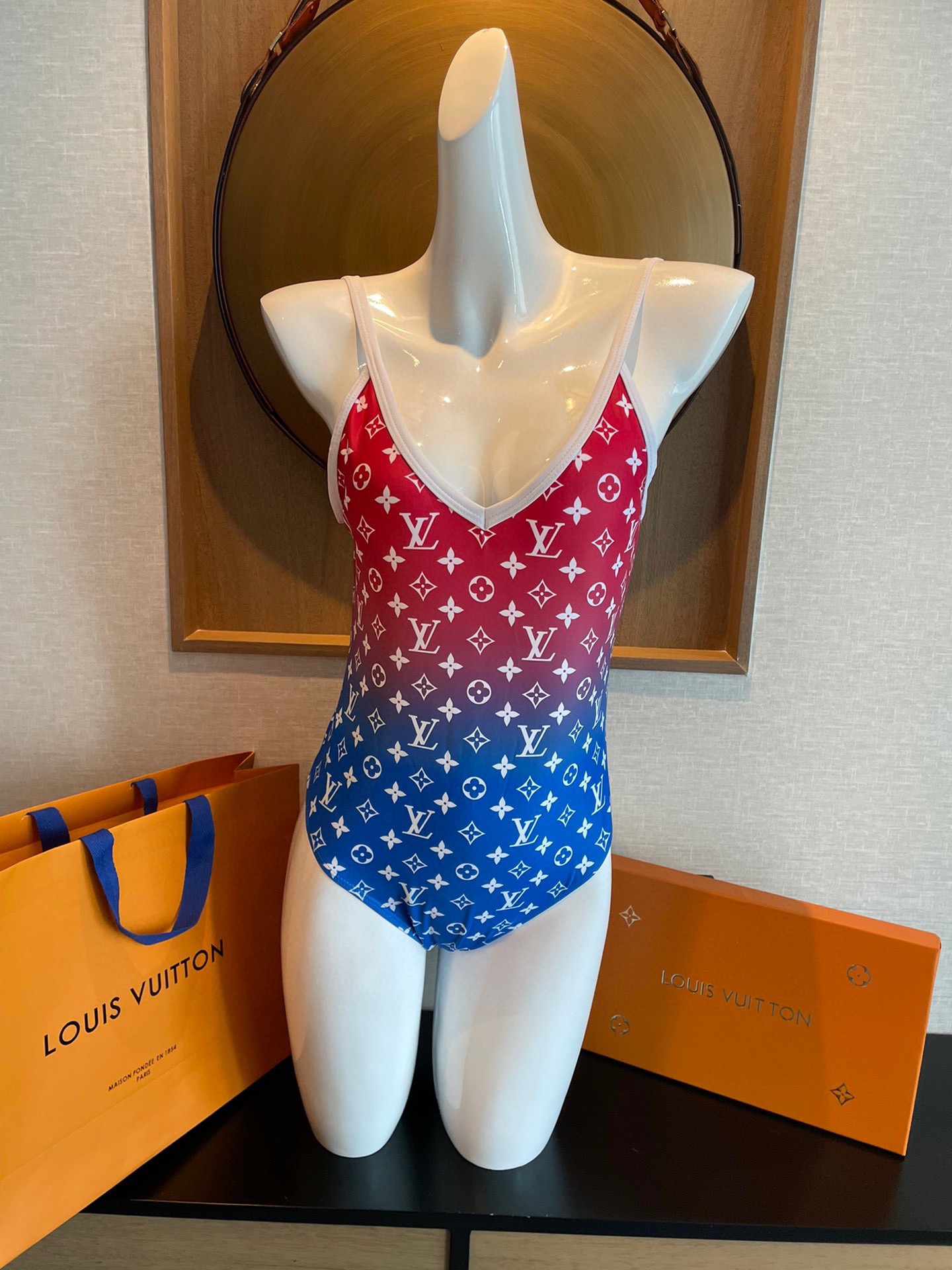 [TOP] L&V Red and Blue Gradient One Piece Swimsuit LV Louis Vuitton