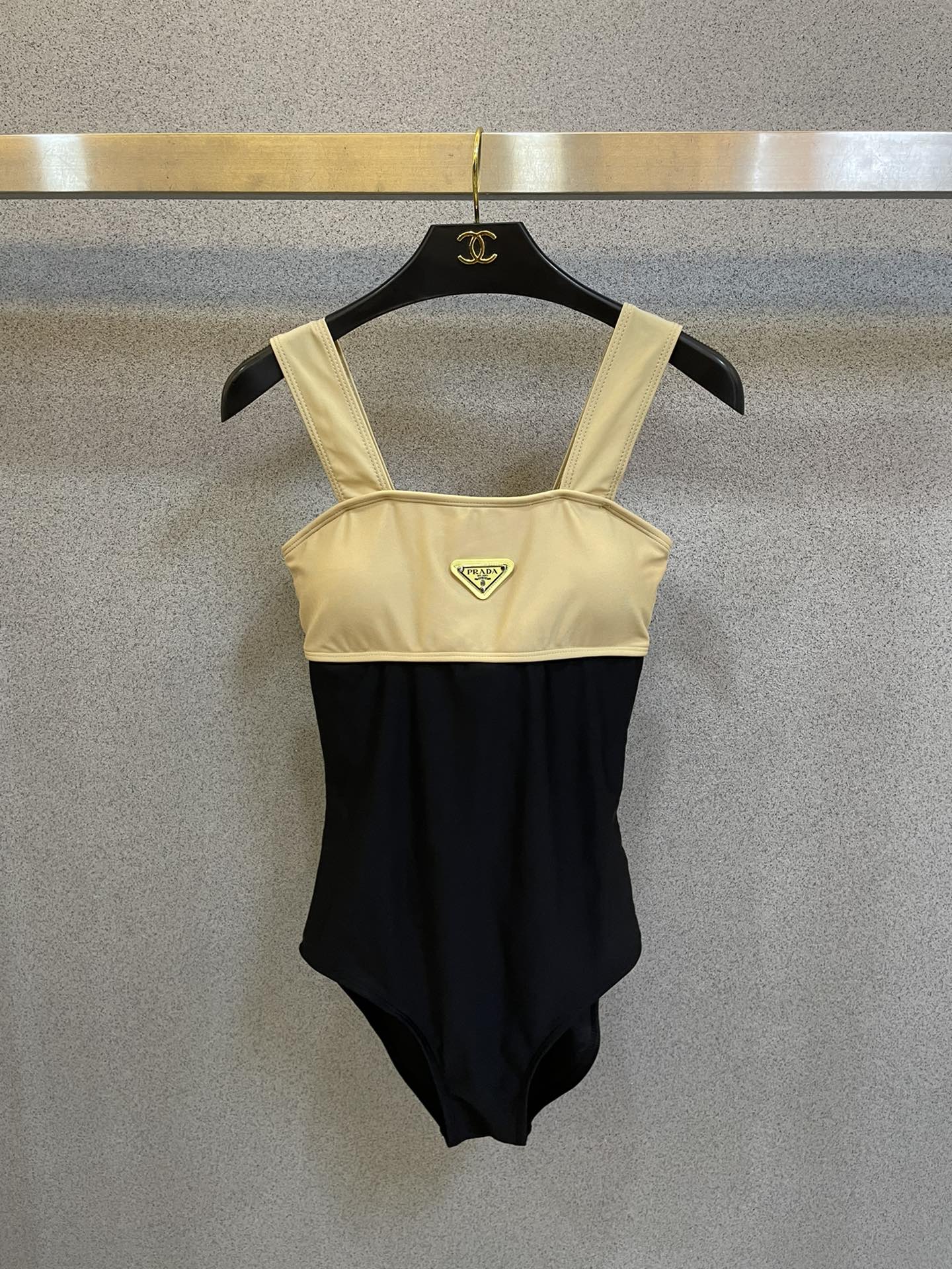 [TOP] PR@DA Color Contrast One-Piece Swimsuit Prada