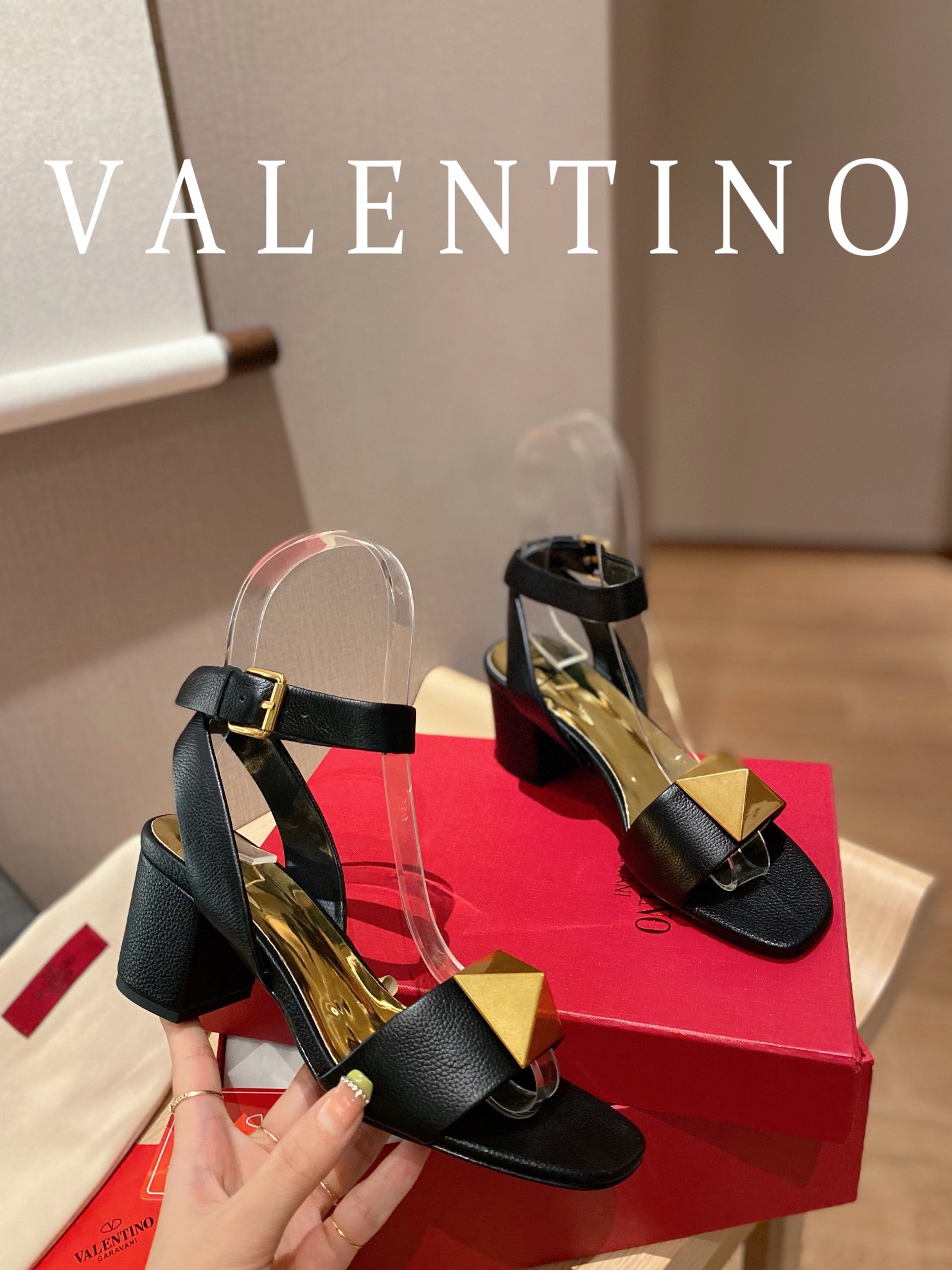 [TOP] V@LENTINO Studded High Heel - Black - Valentino