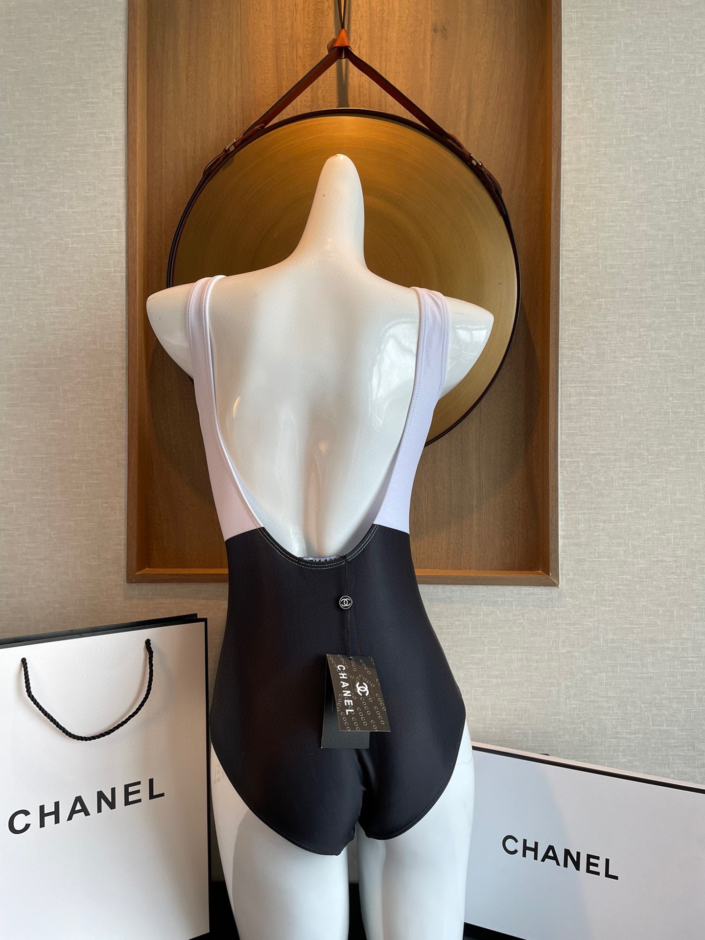 [TOP] CH@NEL Black and White Color Block One Piece Swimsuit Chanel