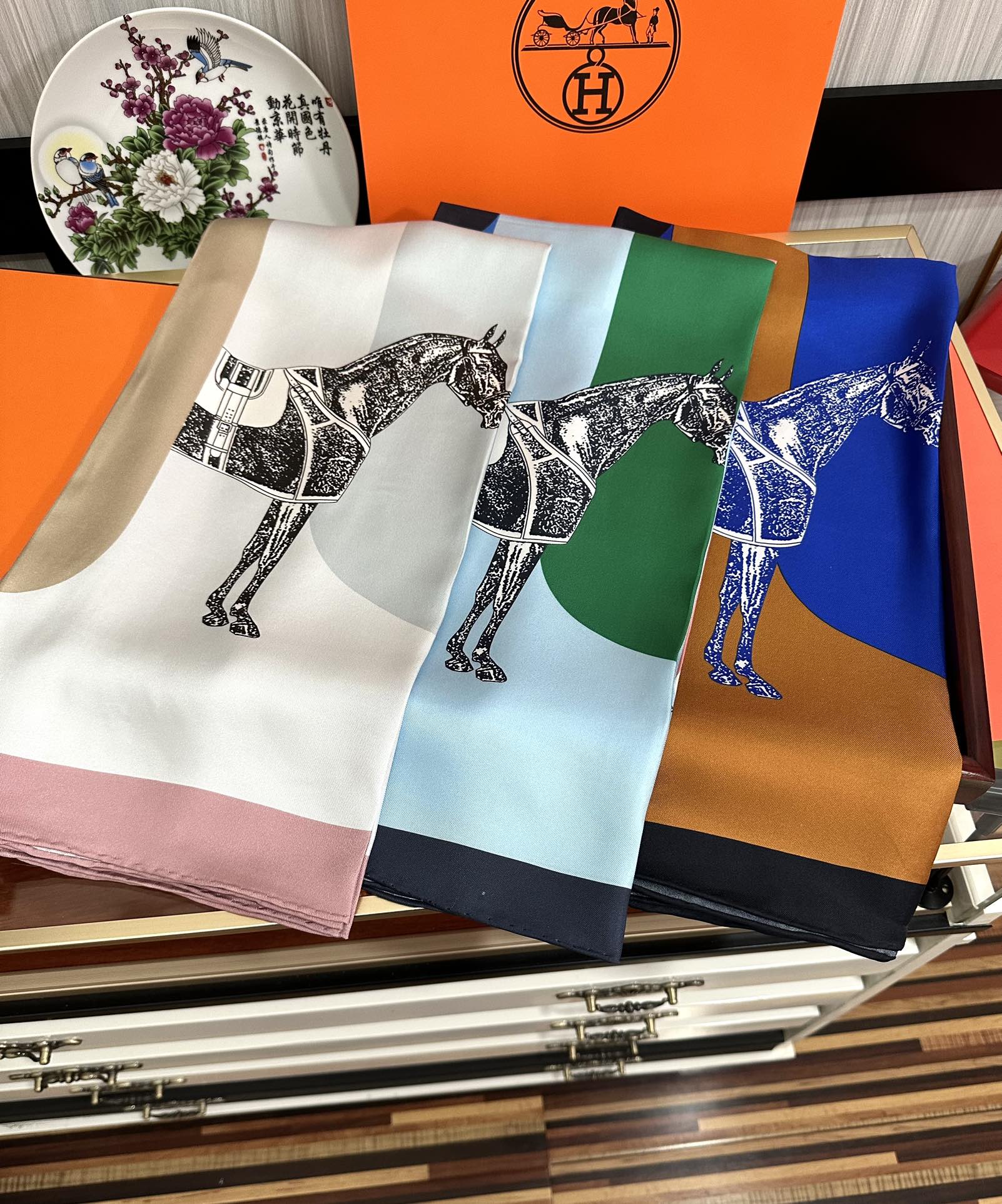[TOP] HRMES Silk Square Scarf - 3 Color - Hermes