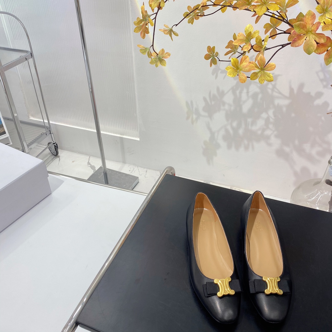 [TOP] CLINE Cowhide Flat - Black - Cline