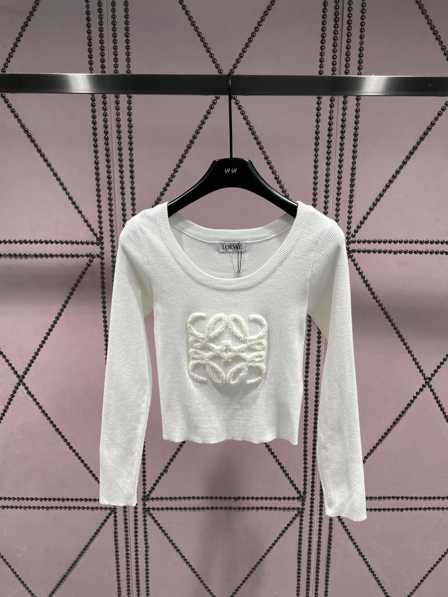 [TOP] LOEW 3D Embossed Logo Intarsia Knitted Sweater - 3 Colors - LOEWE