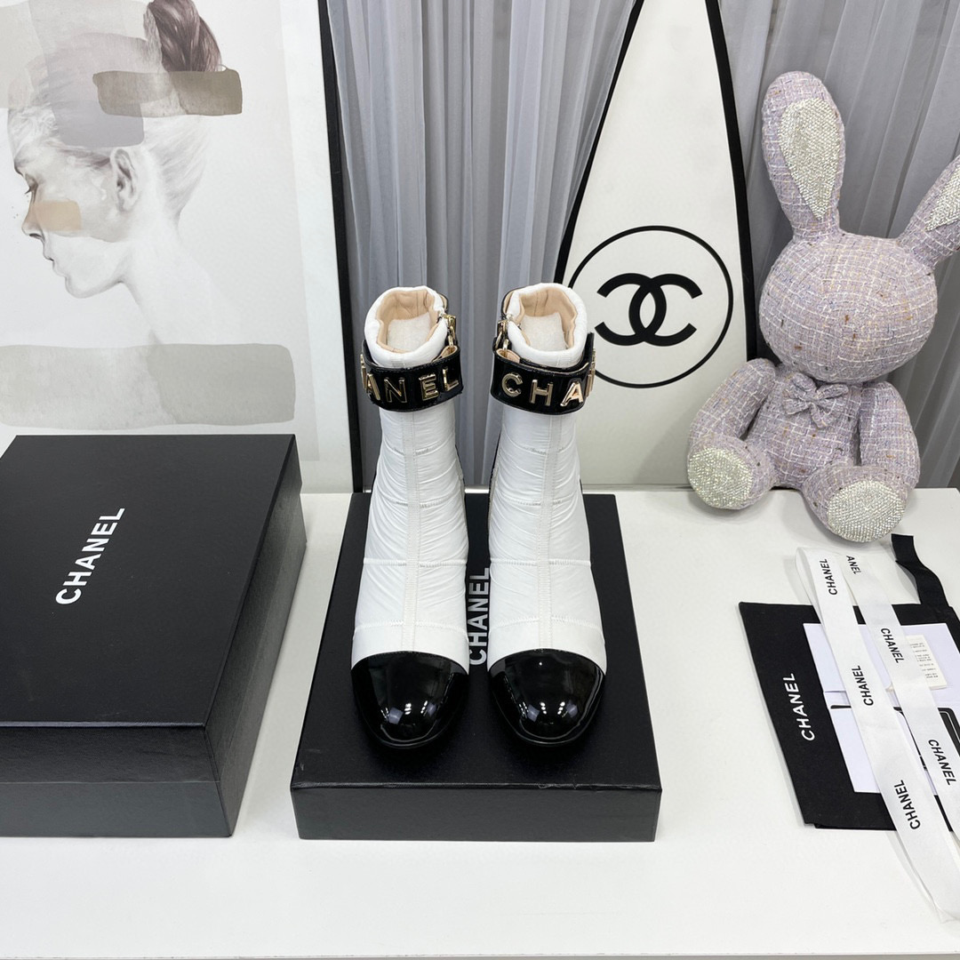 [TOP] CH@NEL Quilted Lambskin Boots - White - Chanel