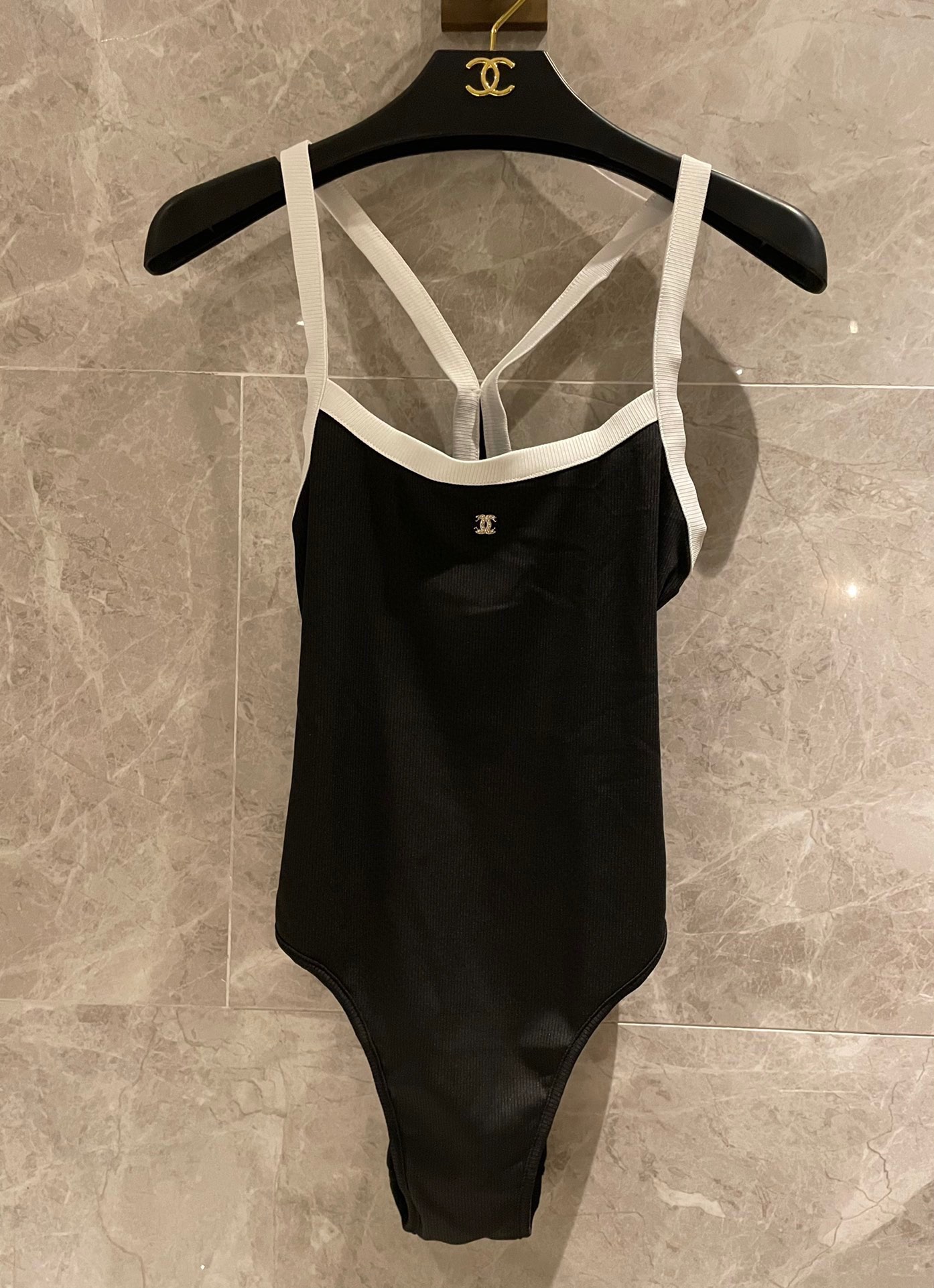 [TOP] CH@NEL Simple One Piece Swimsuit - Black - Chanel