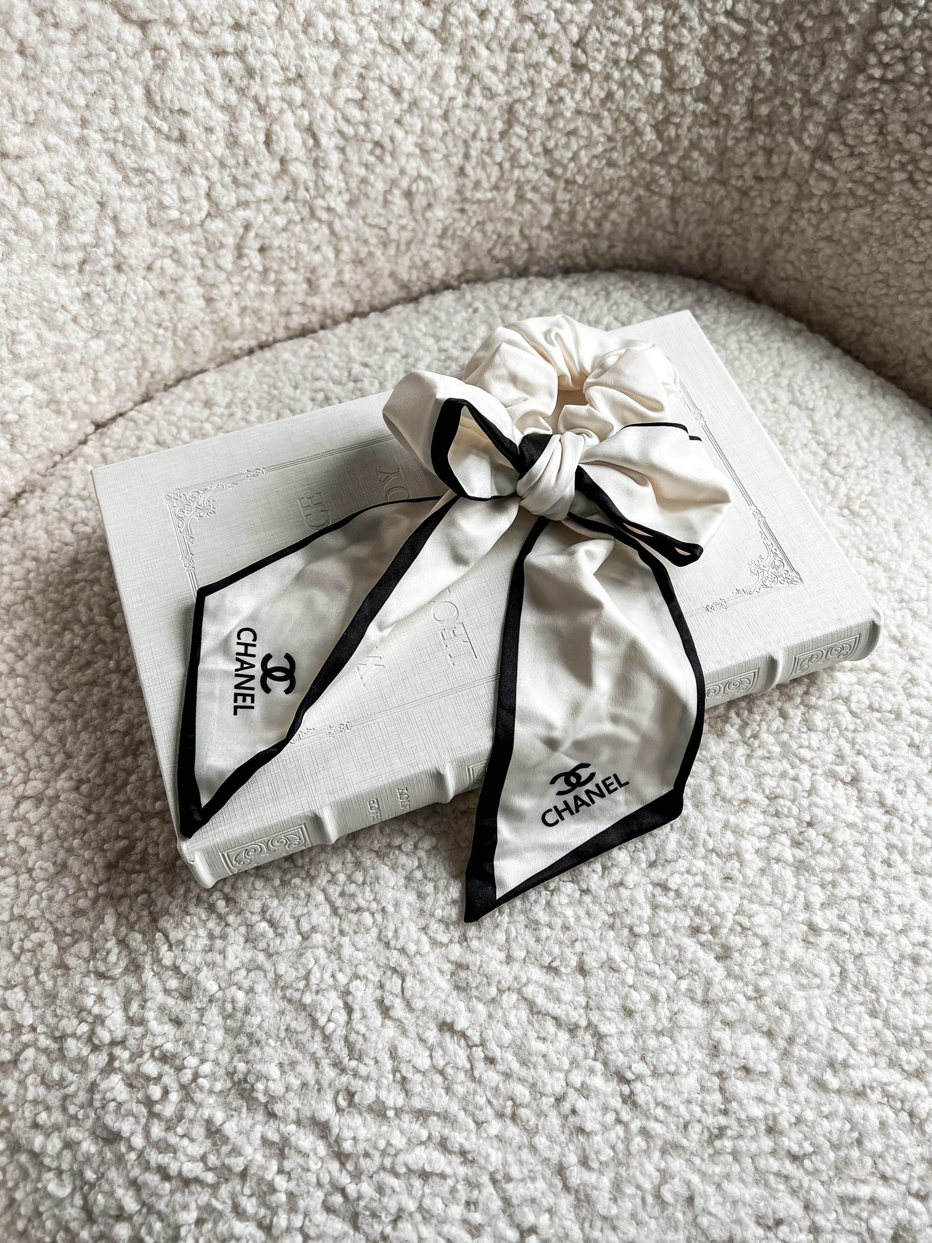 [TOP] CH@NEL Crunchy + Twilly Set - White w Black Trimming - Chanel