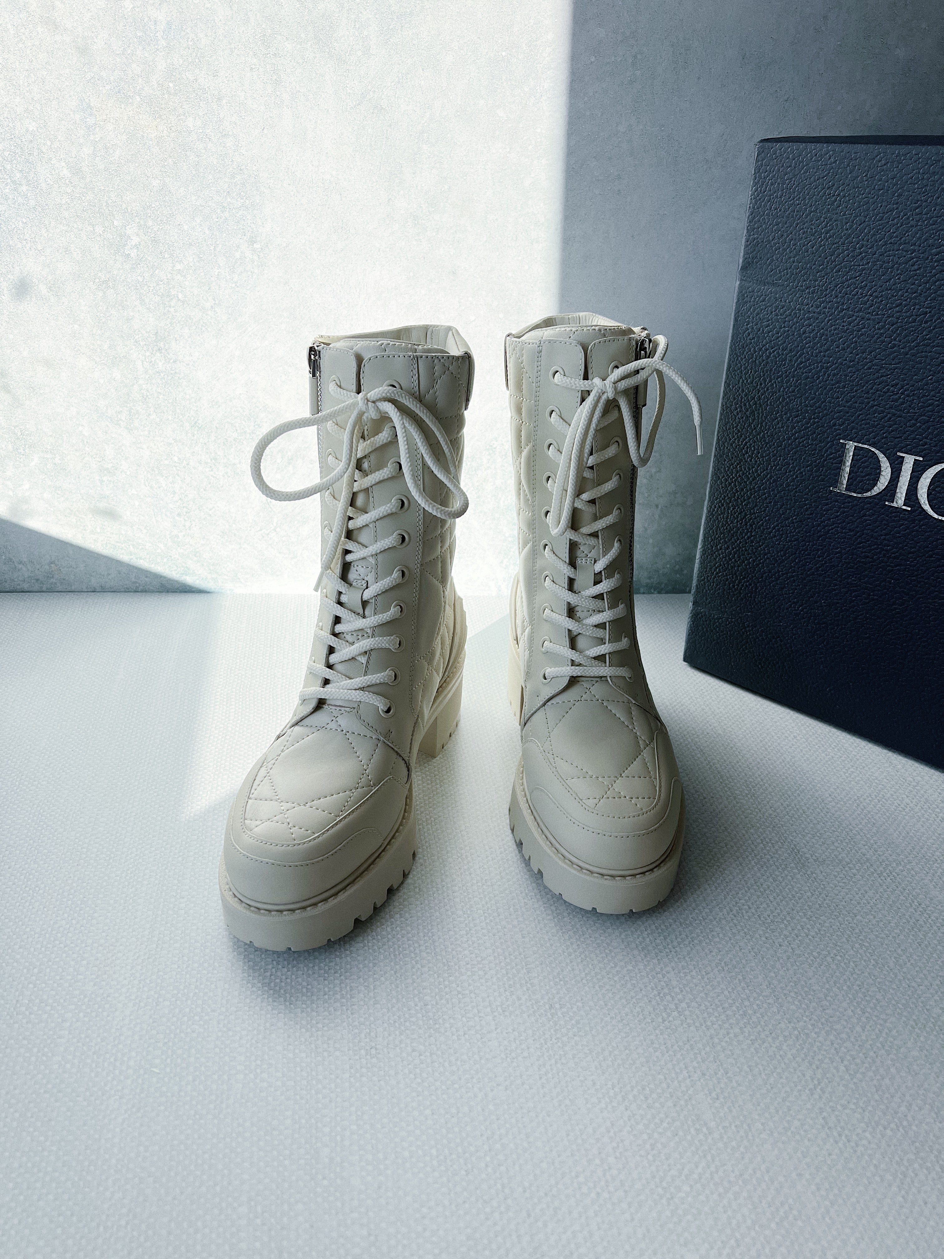 [TOP] D!or Quilted Lace Up w Zipper Ankle Boots - White - Christian Dior