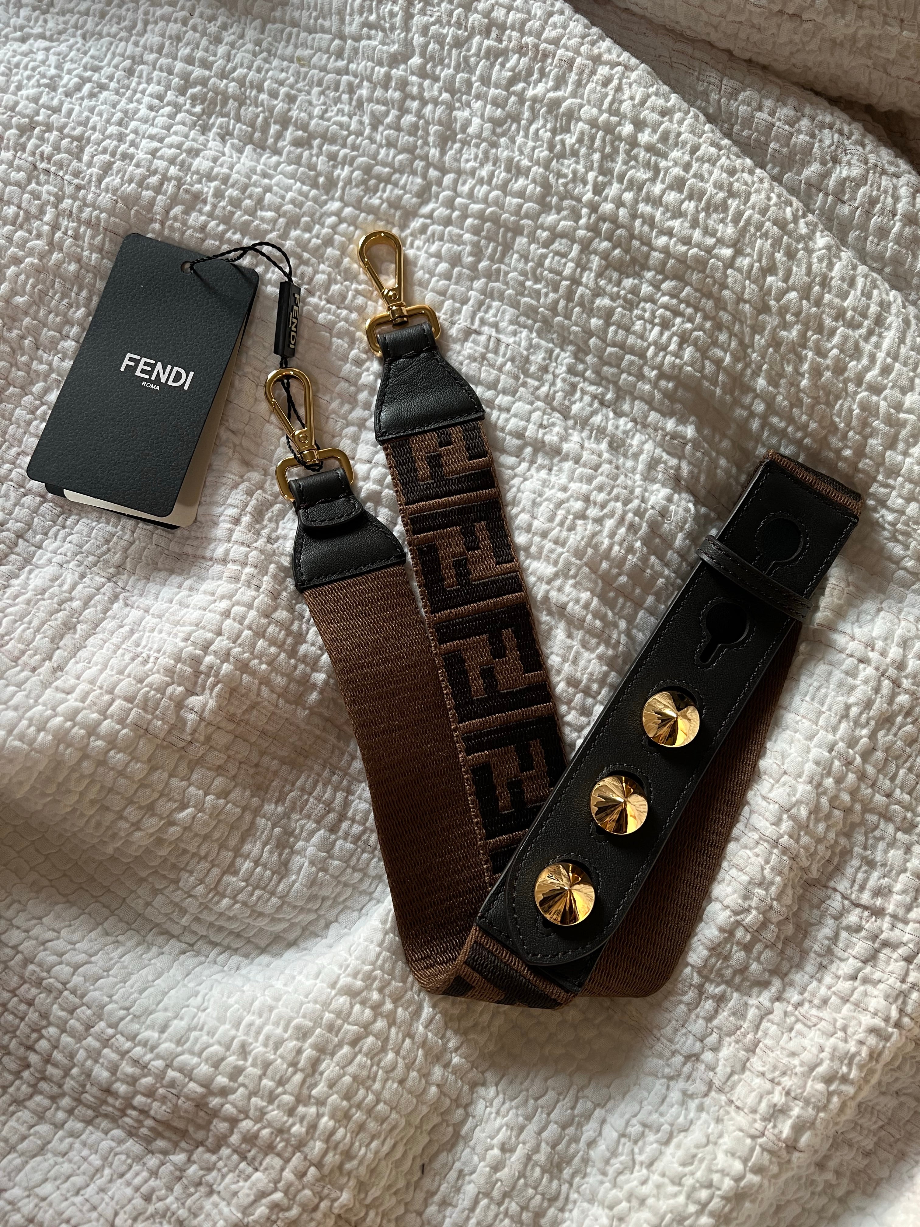 [TOP] FNDI F*ndi Zucca Shoulder Strap - Fendi