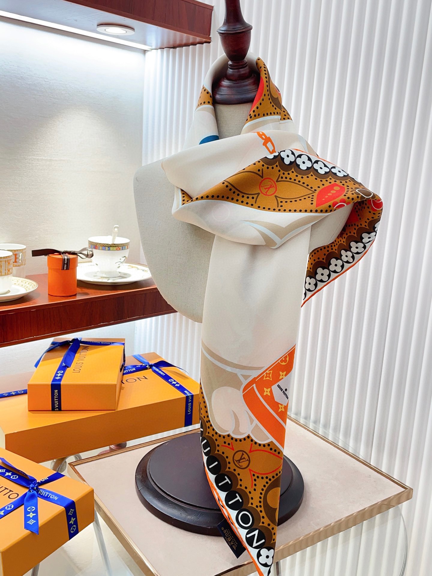 [TOP] L&V LV Scarf With Rabbit Pattern - LV Louis Vuitton