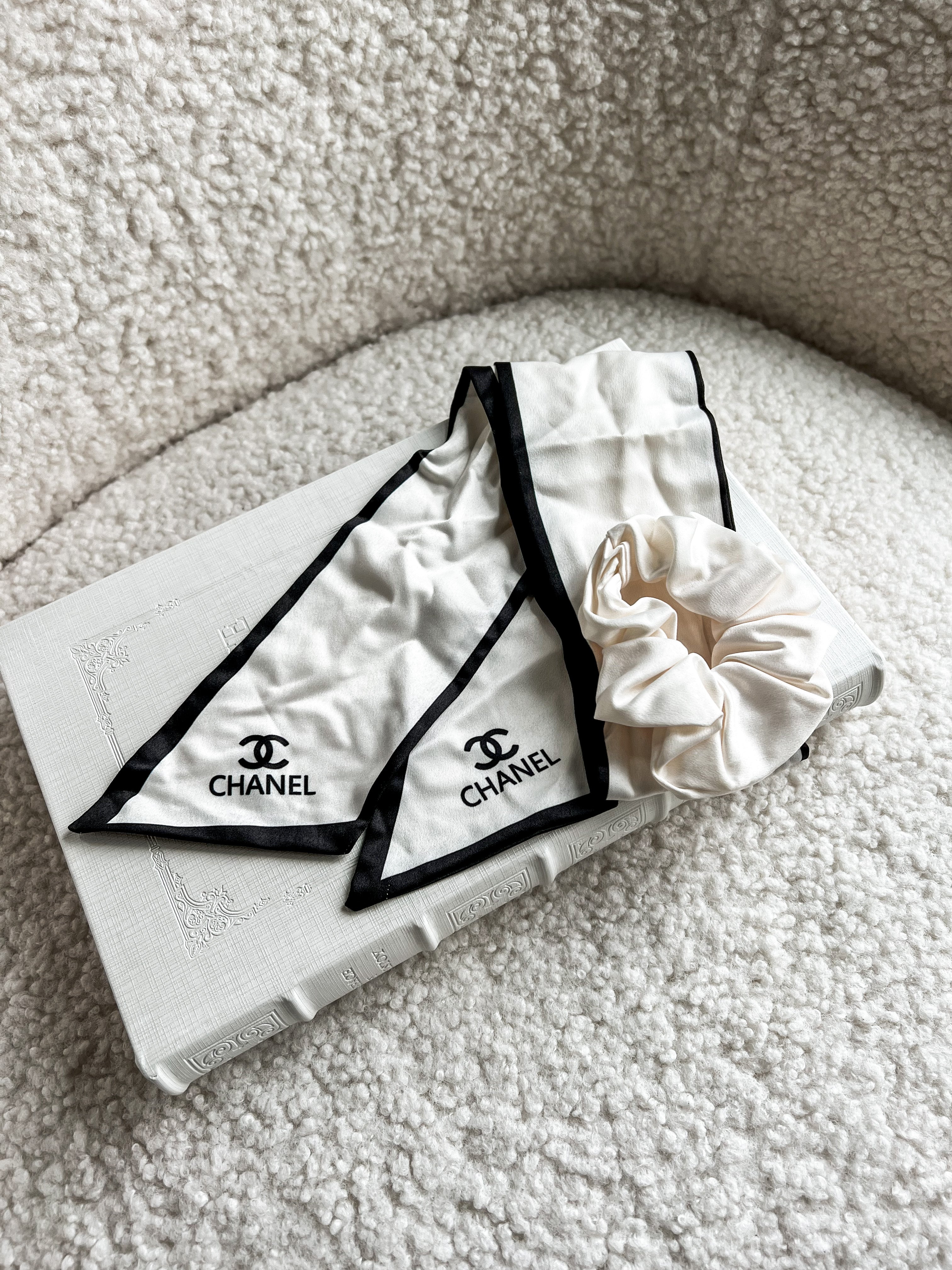 [TOP] CH@NEL Crunchy + Twilly Set - White w Black Trimming - Chanel