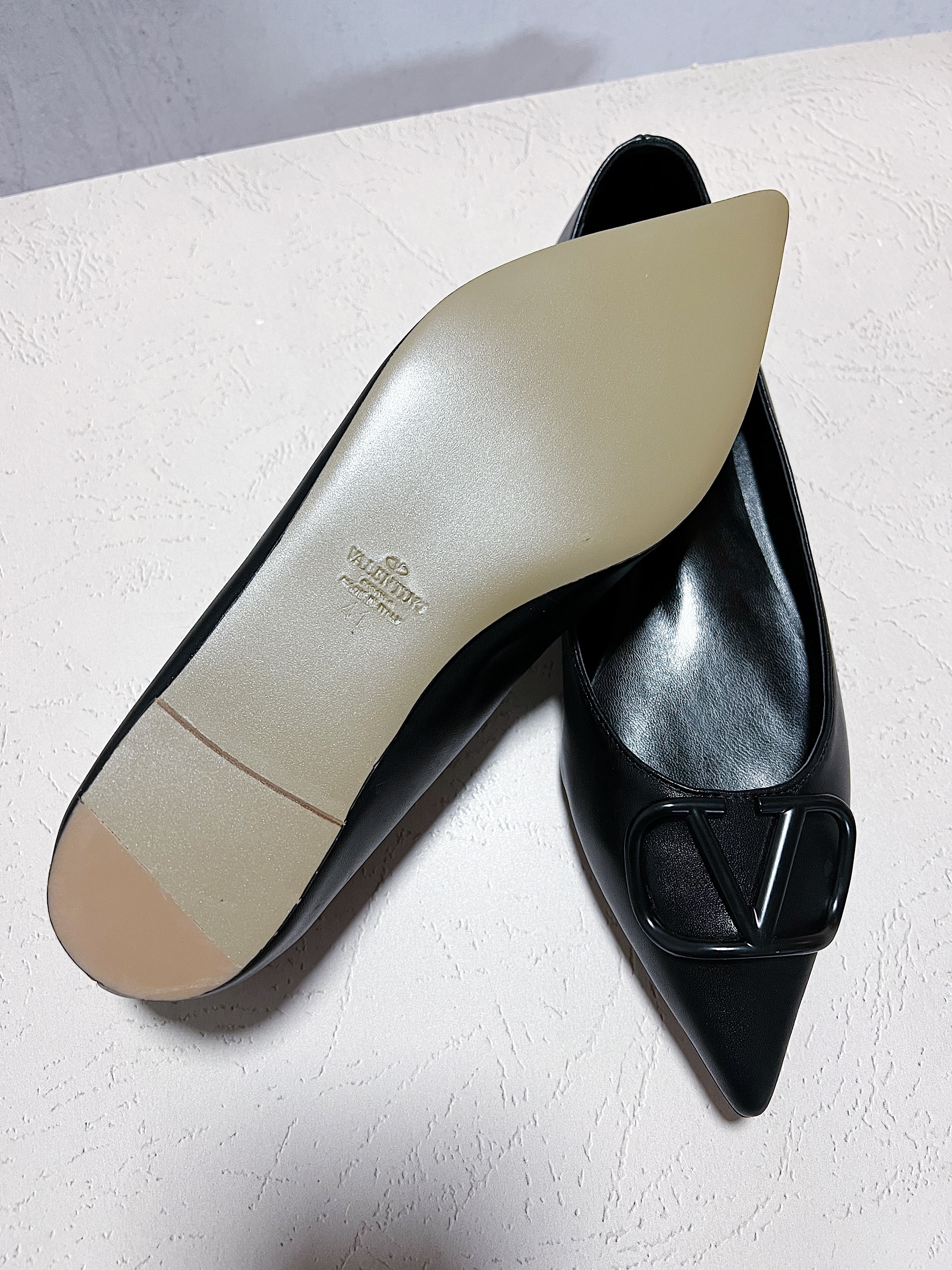 [TOP] V@LENTINO V*lentino Flat Ballet Shoes - All Black - Valentino